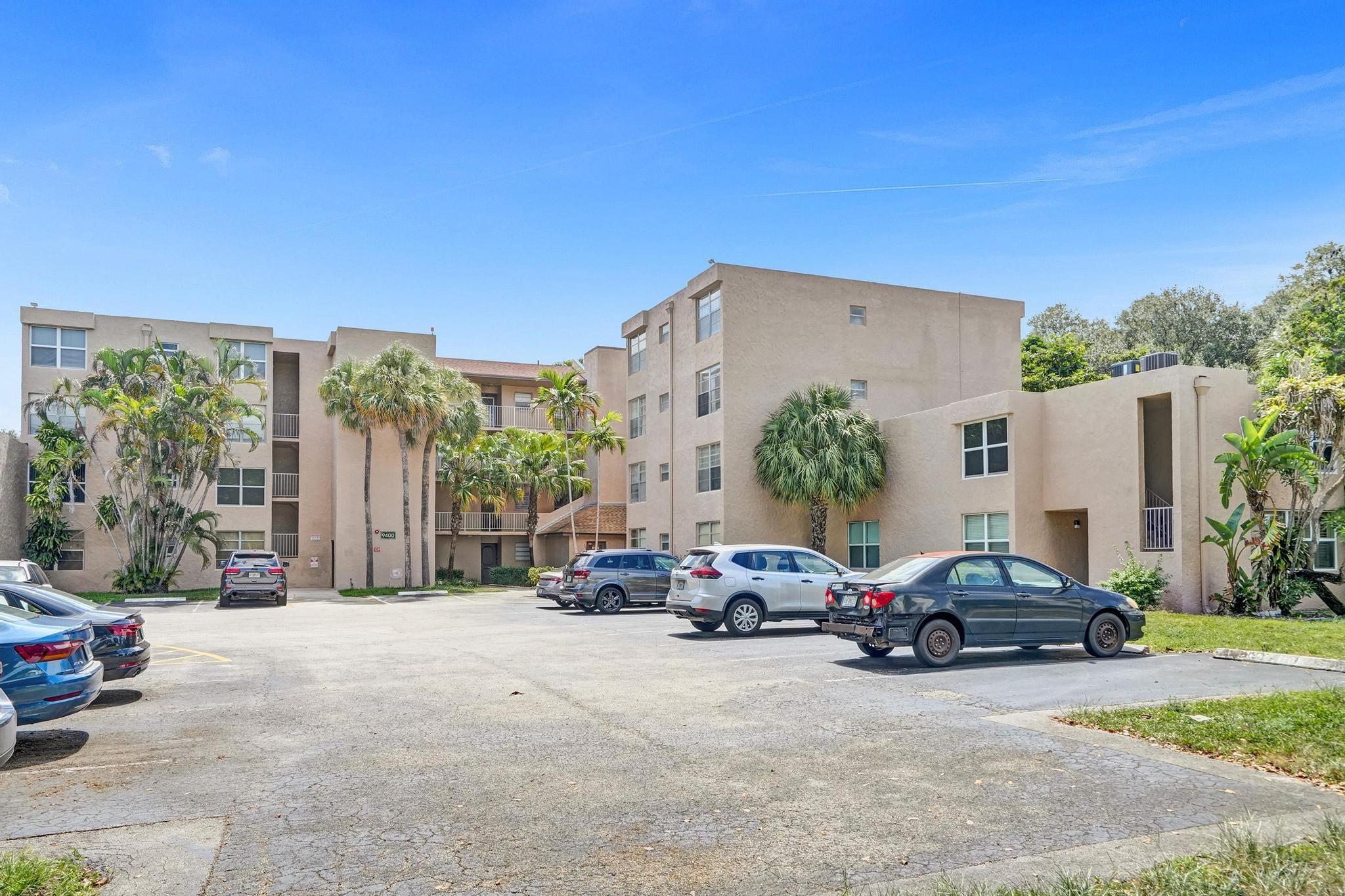9400 Live Oak Pl #203
