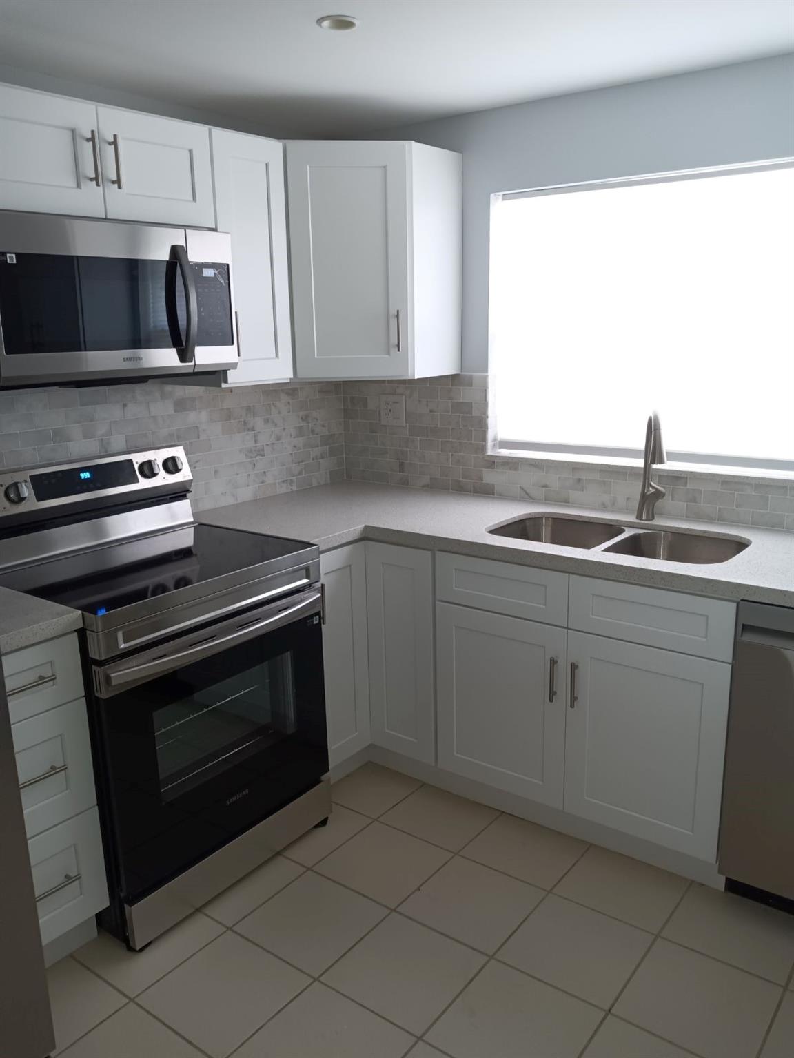 9861 Sunrise Lks Blvd #307