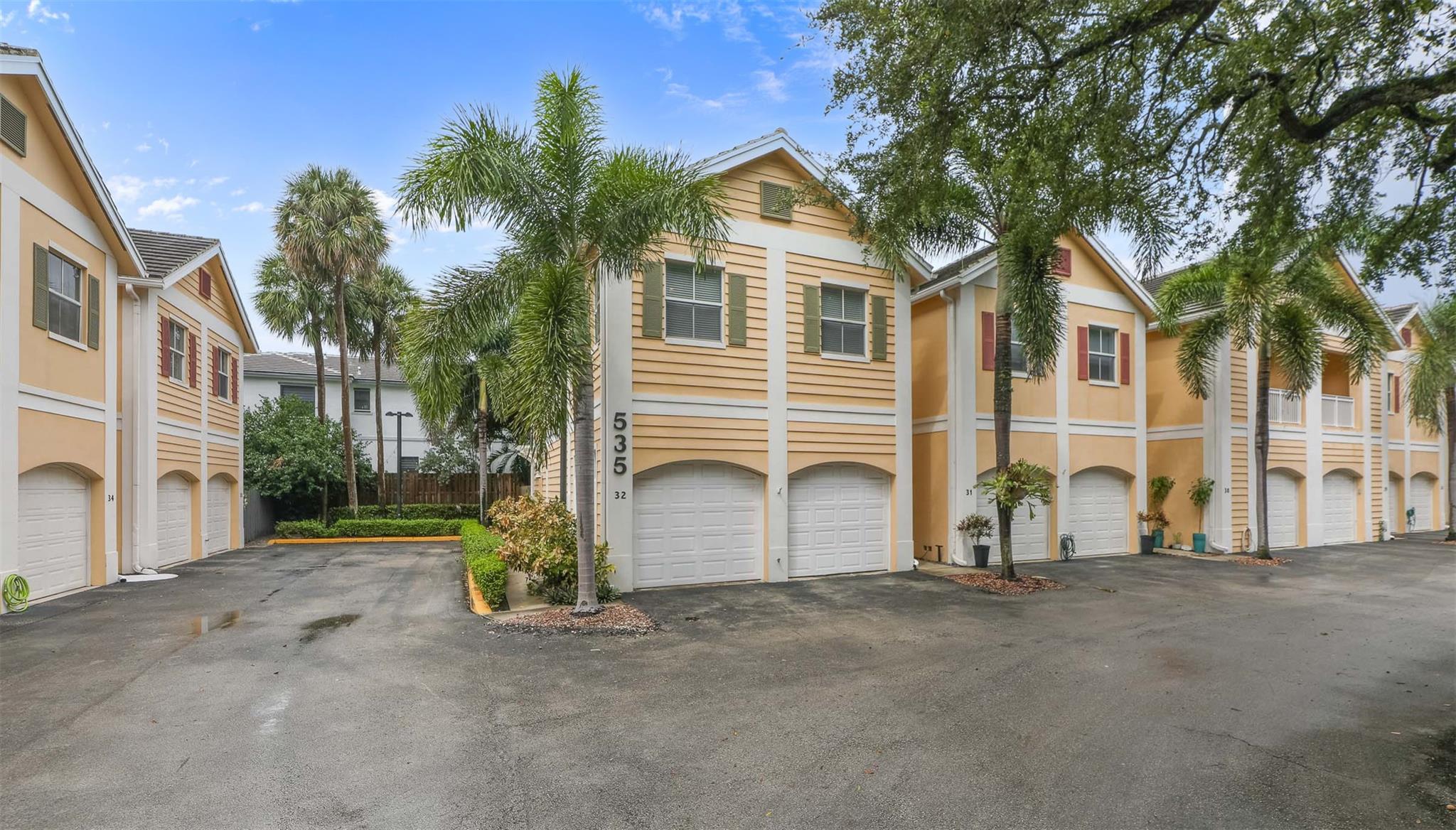 535 SW 18th Ave #32