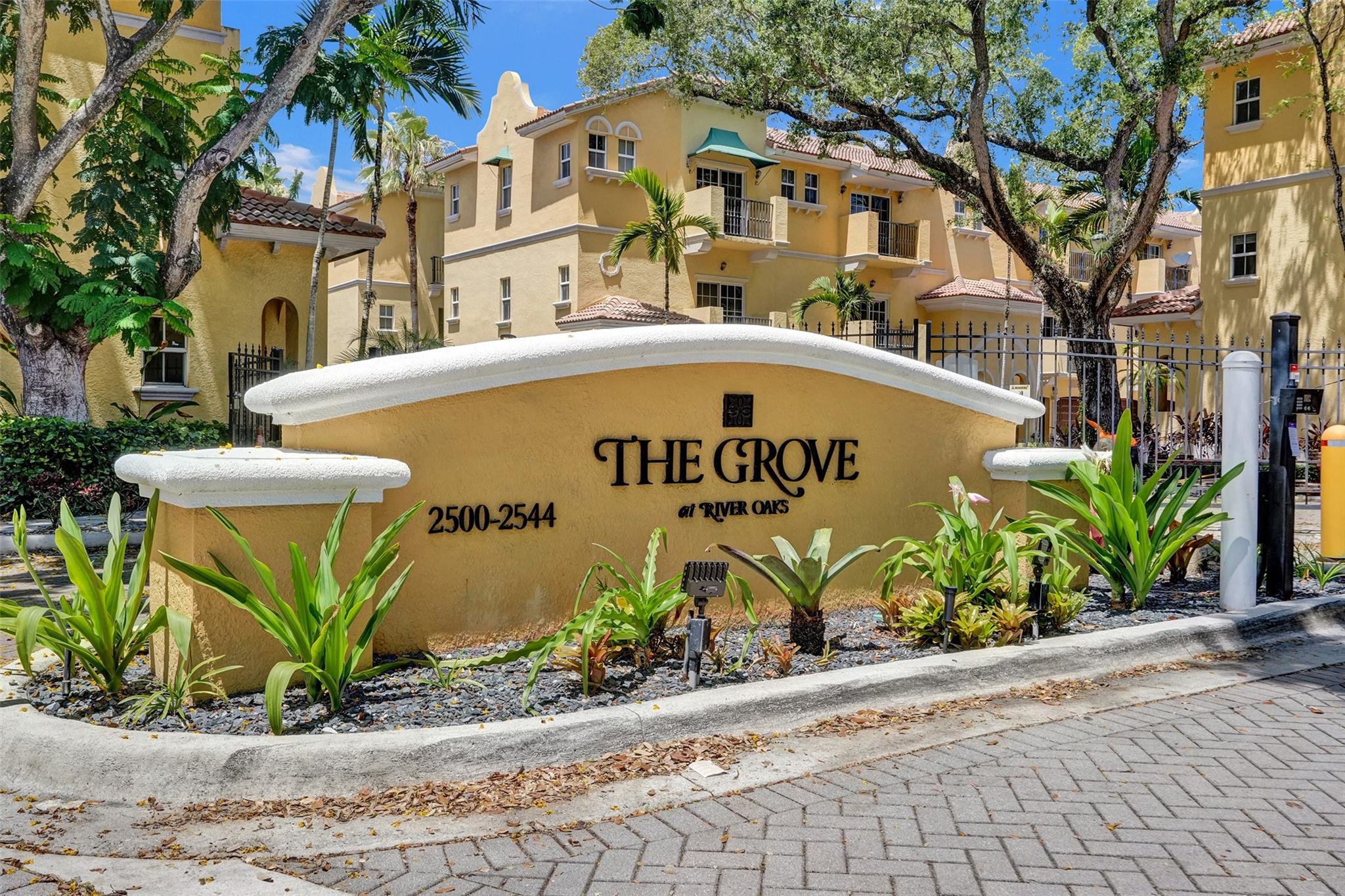 2540 SW 14th Ave #202