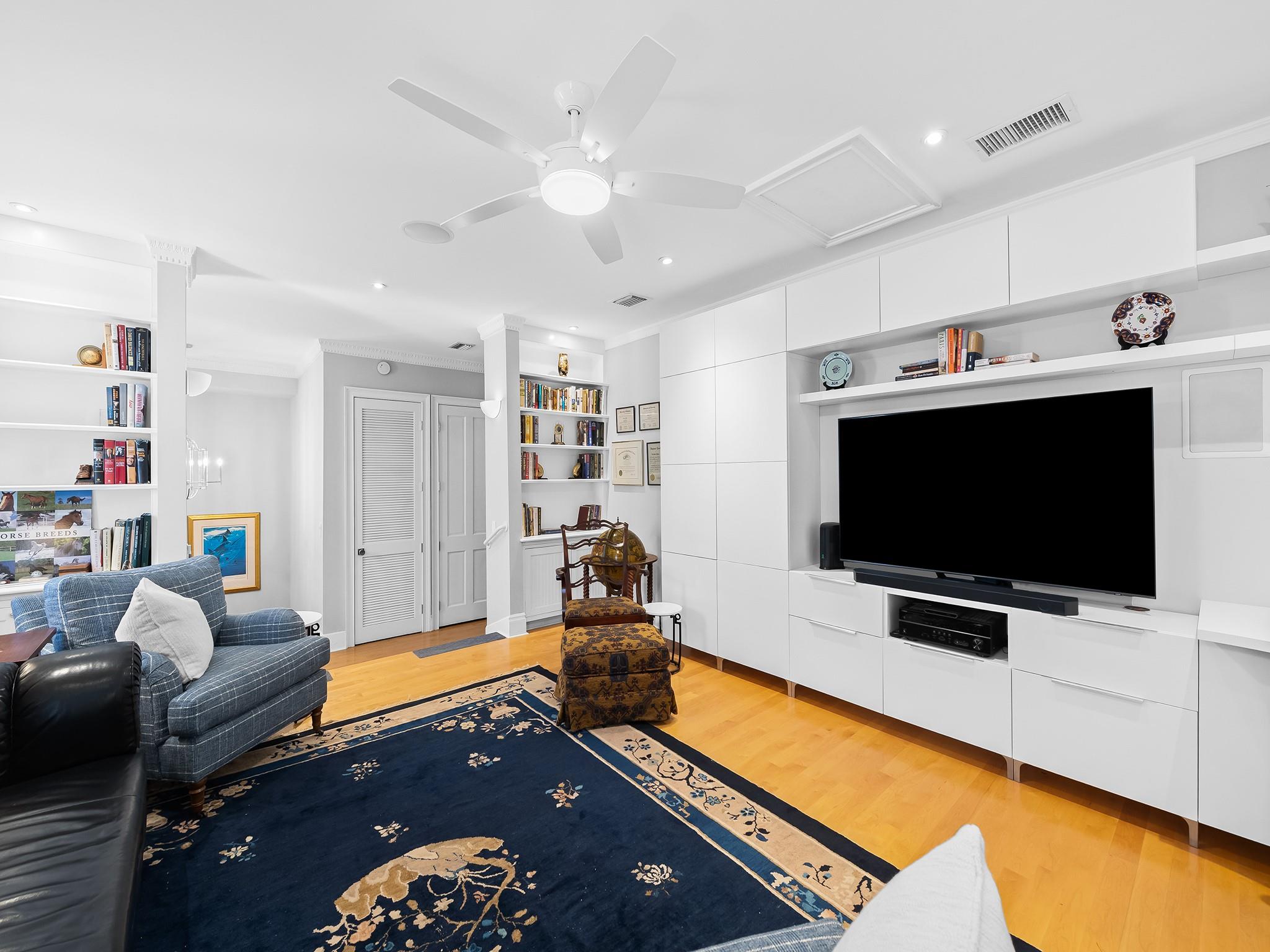 525 N Victoria Park Rd Fort Lauderdale, FL 33301