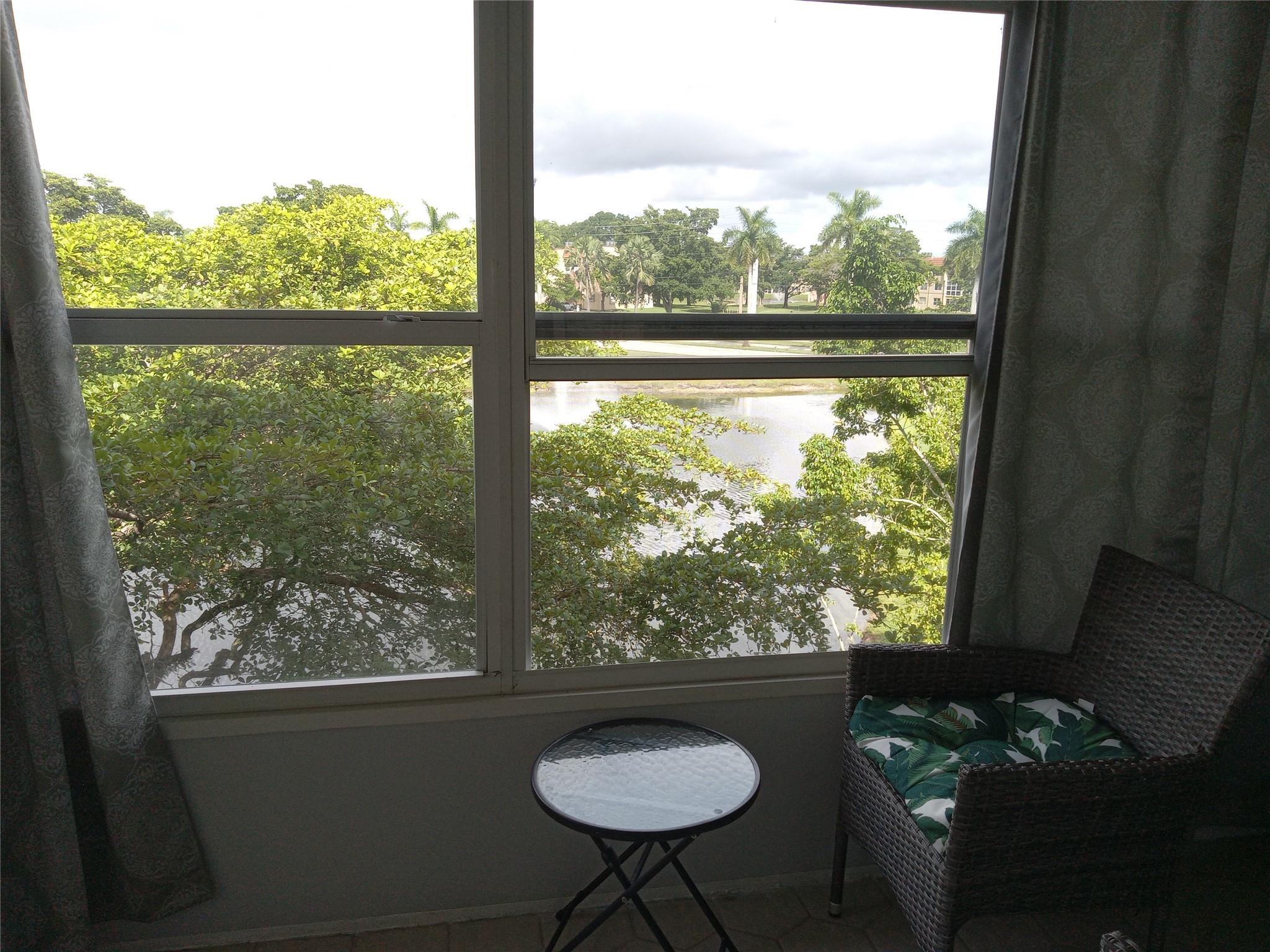 9020 Sunrise Lks Blvd #304