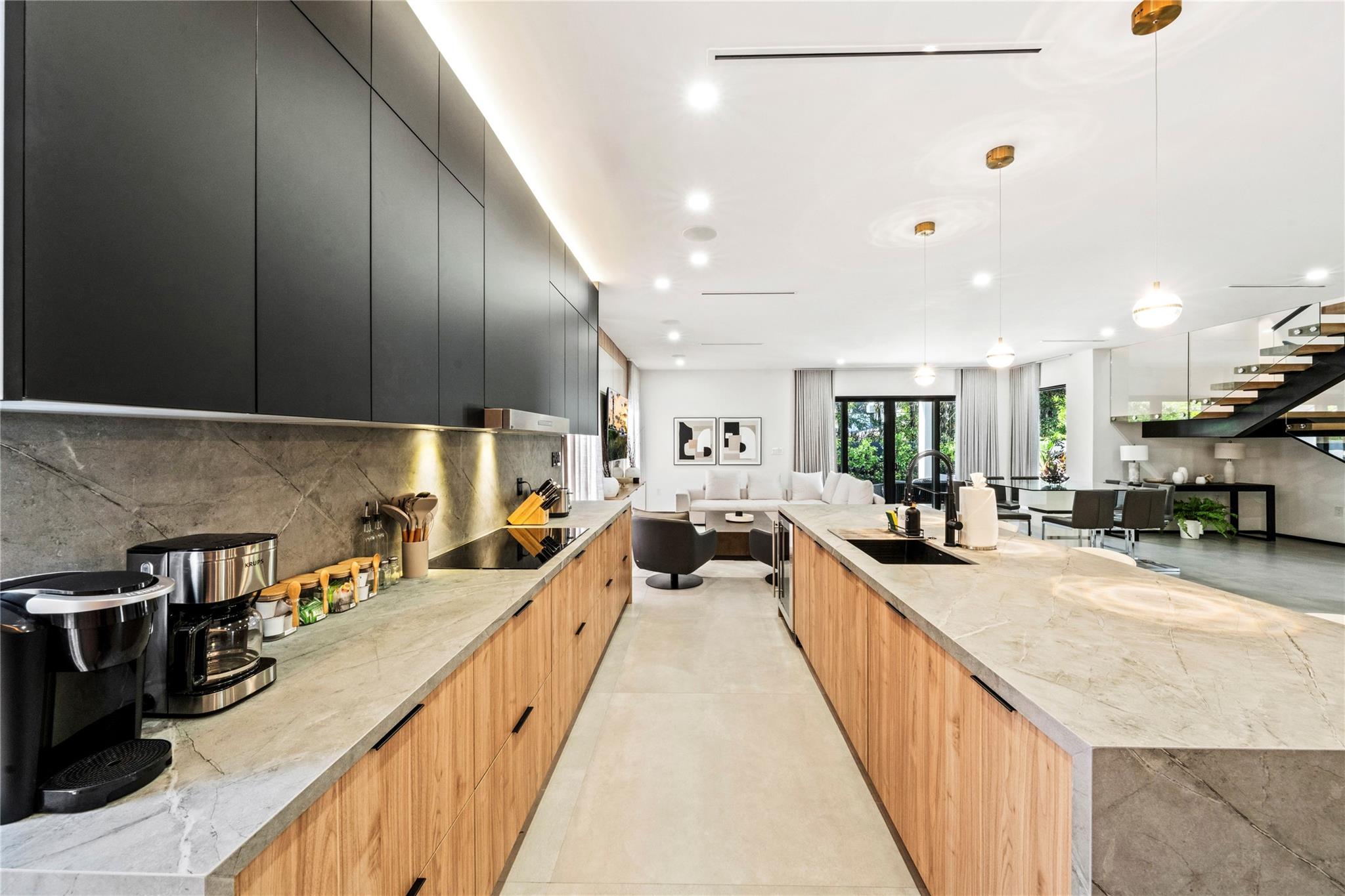 3320 NE 17th St Fort Lauderdale, FL 33305