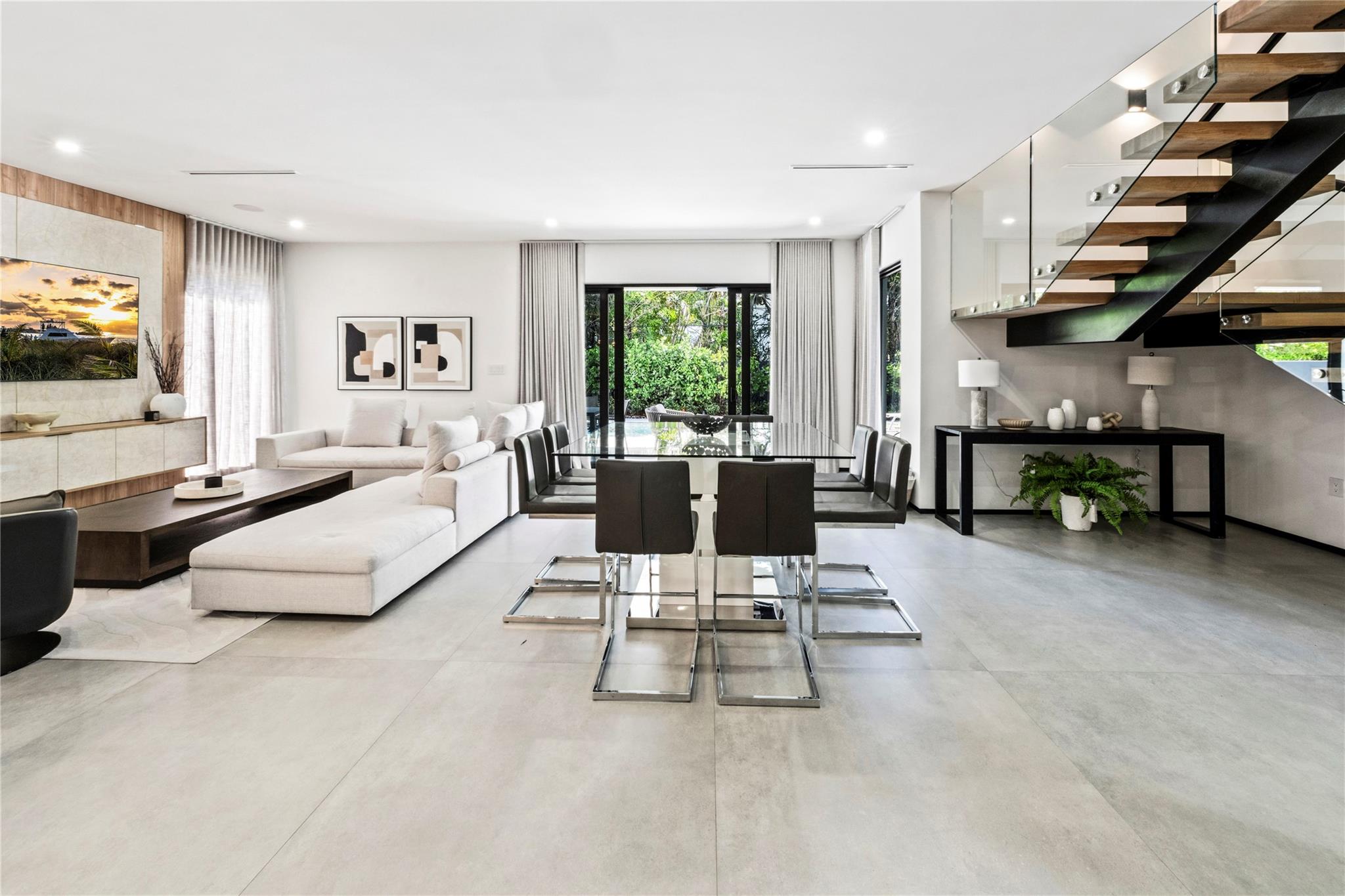 3320 NE 17th St Fort Lauderdale, FL 33305