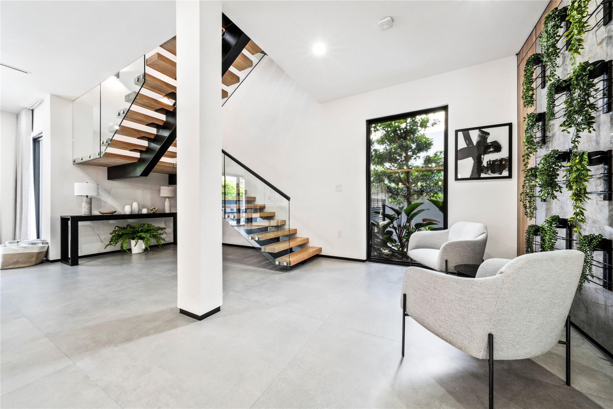 3320 NE 17th St Fort Lauderdale, FL 33305