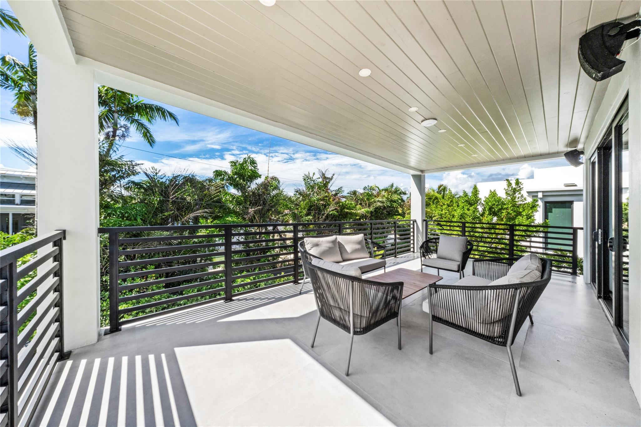 3320 NE 17th St Fort Lauderdale, FL 33305