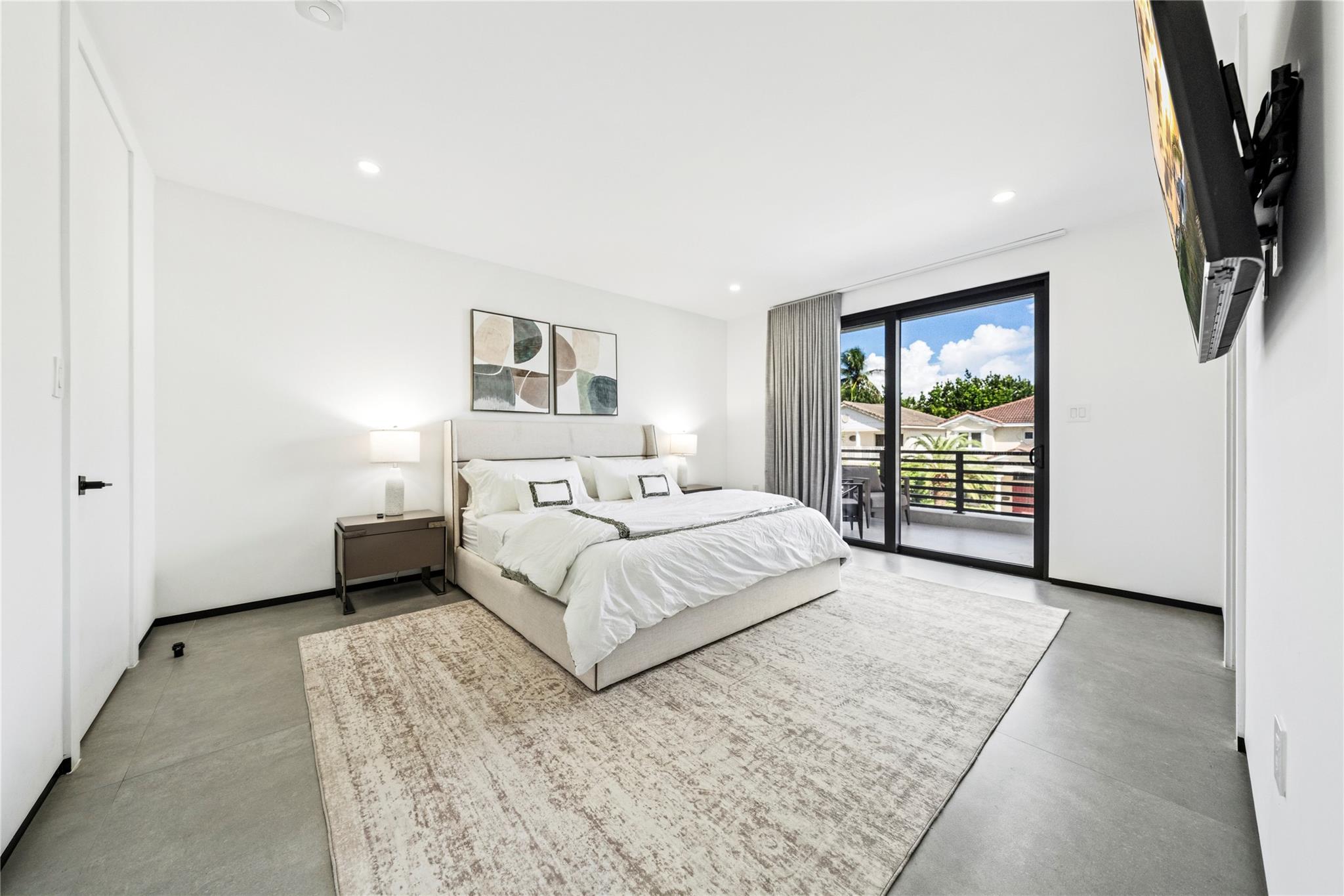 3320 NE 17th St Fort Lauderdale, FL 33305