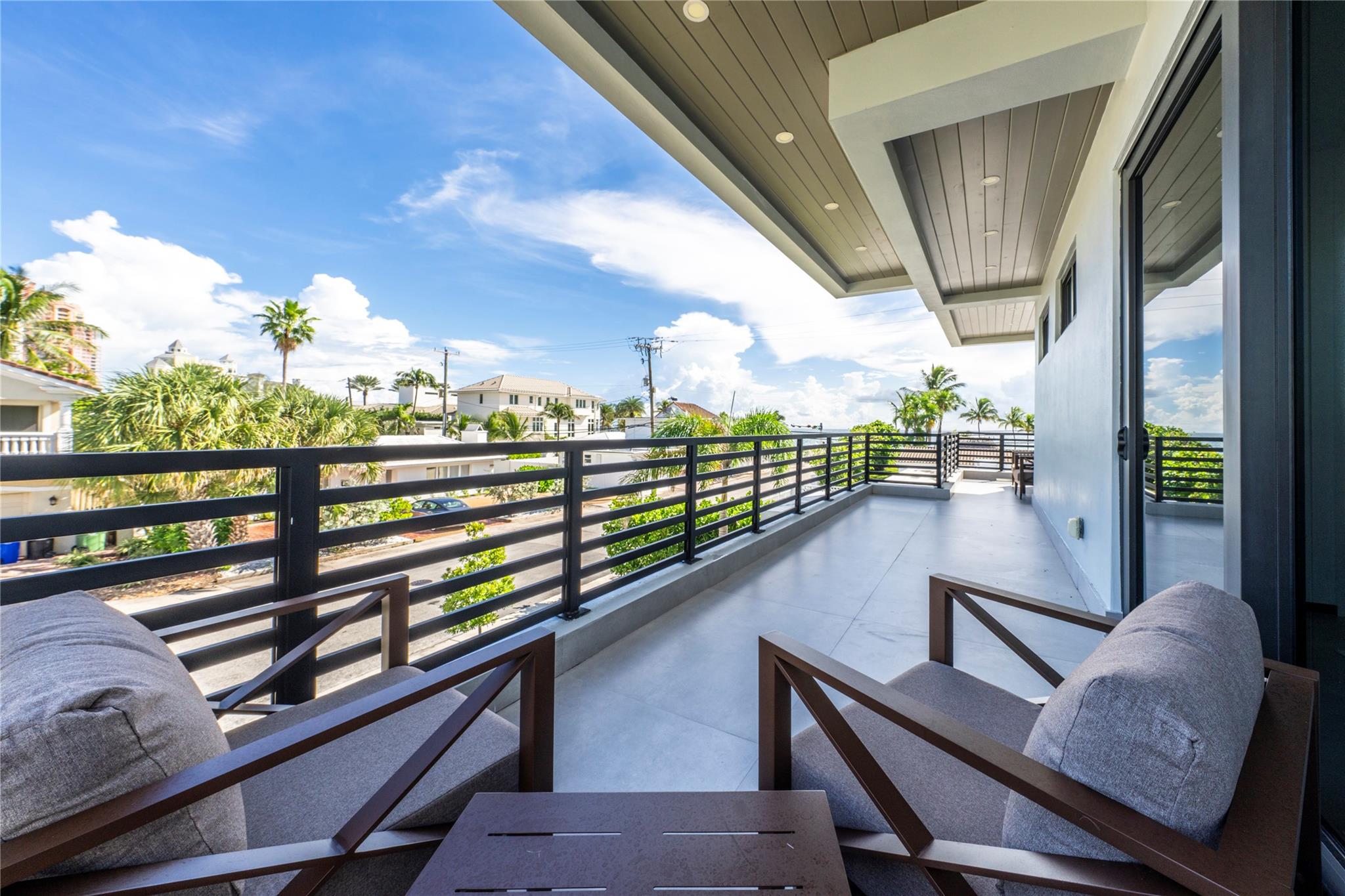 3320 NE 17th St Fort Lauderdale, FL 33305