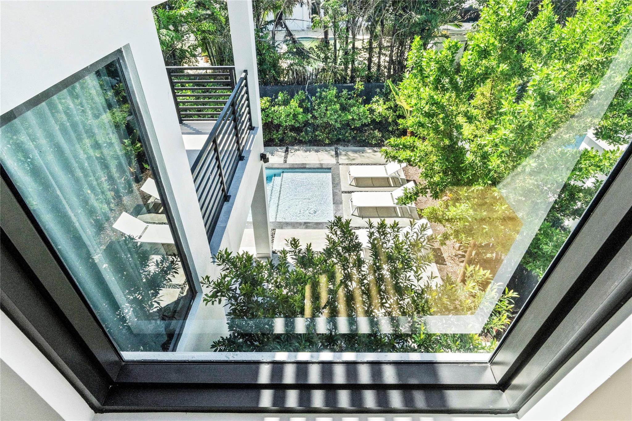 3320 NE 17th St Fort Lauderdale, FL 33305