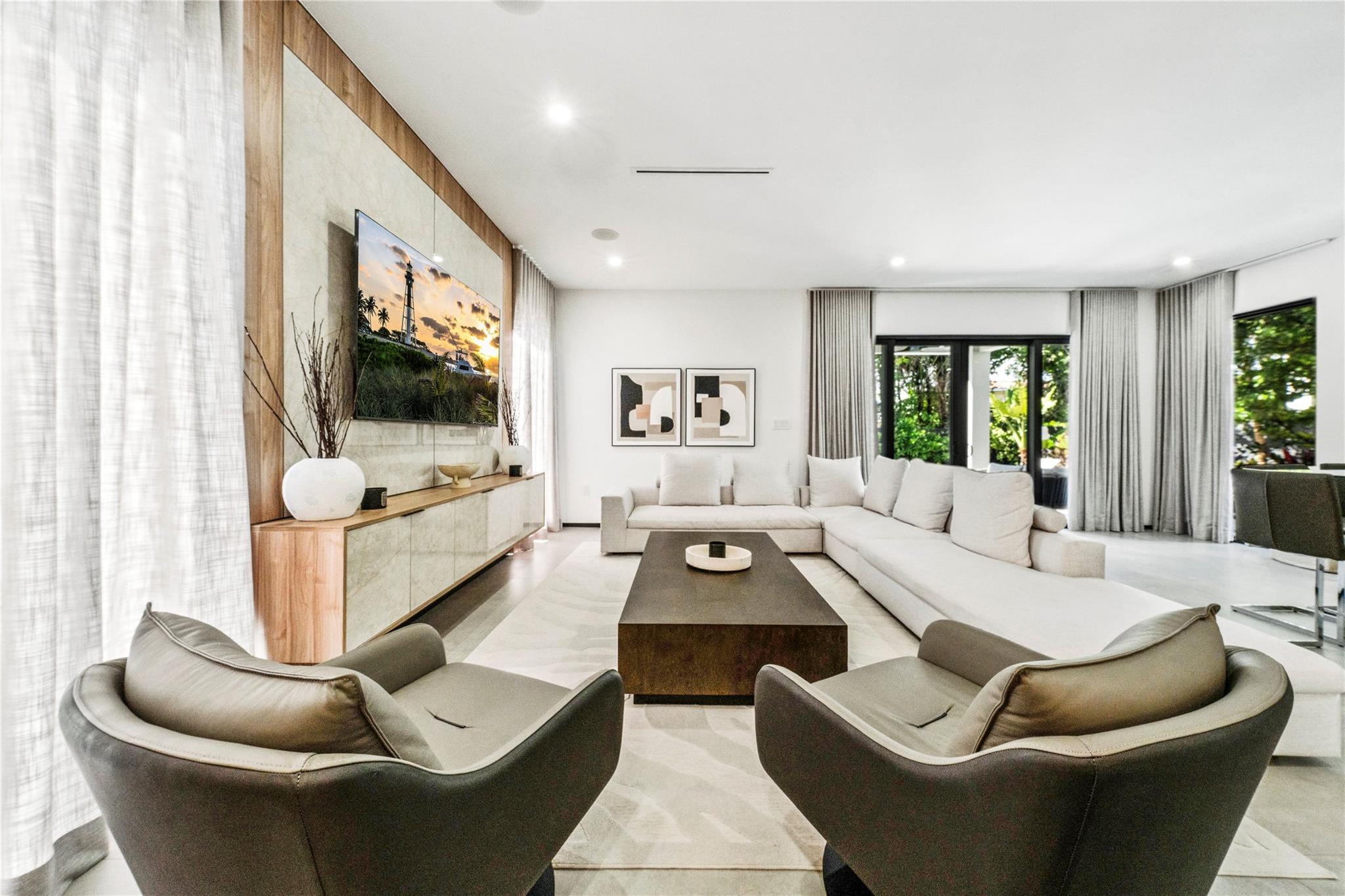 3320 NE 17th St Fort Lauderdale, FL 33305