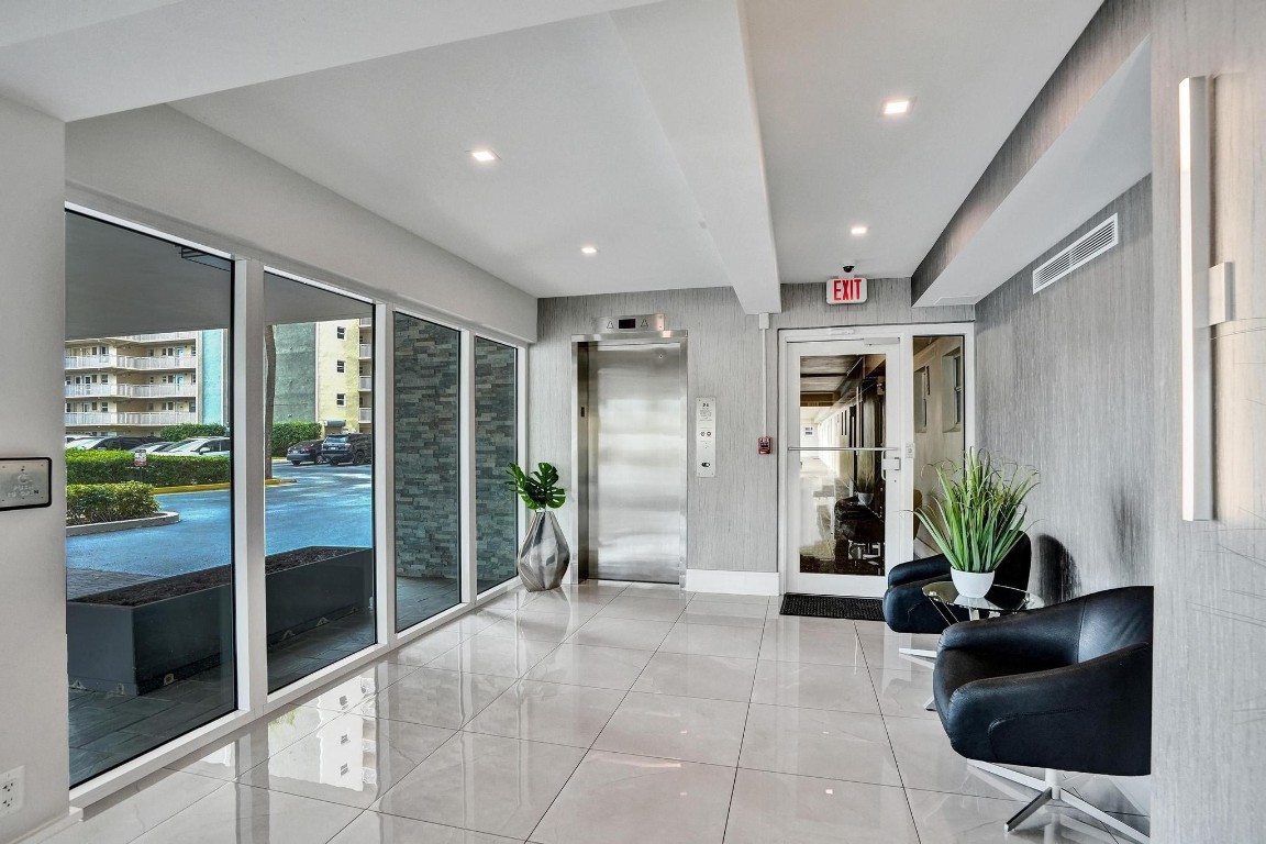 801 S Federal Hwy #PH-14 Pompano Beach, FL 33062