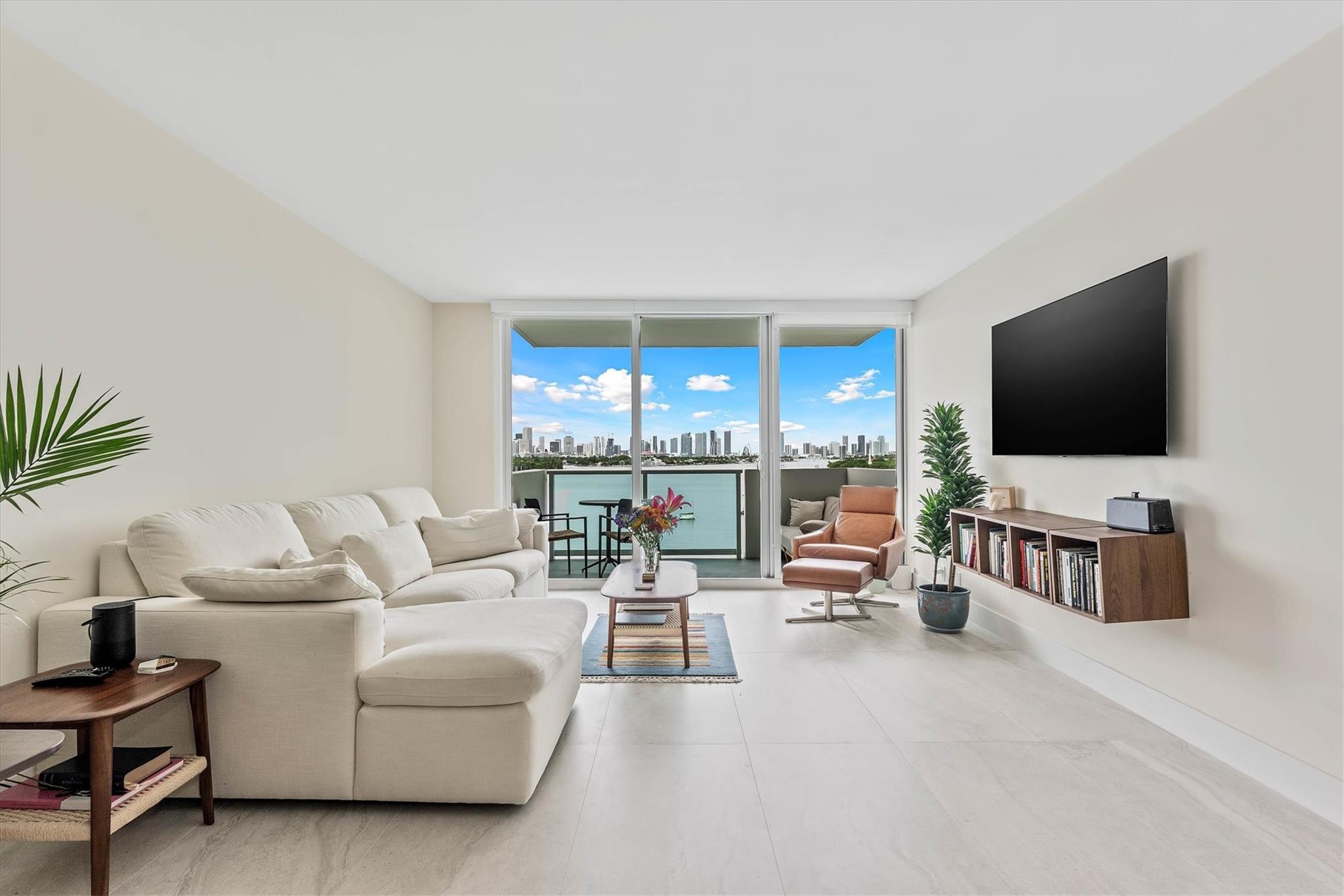 1200 E West Ave #604