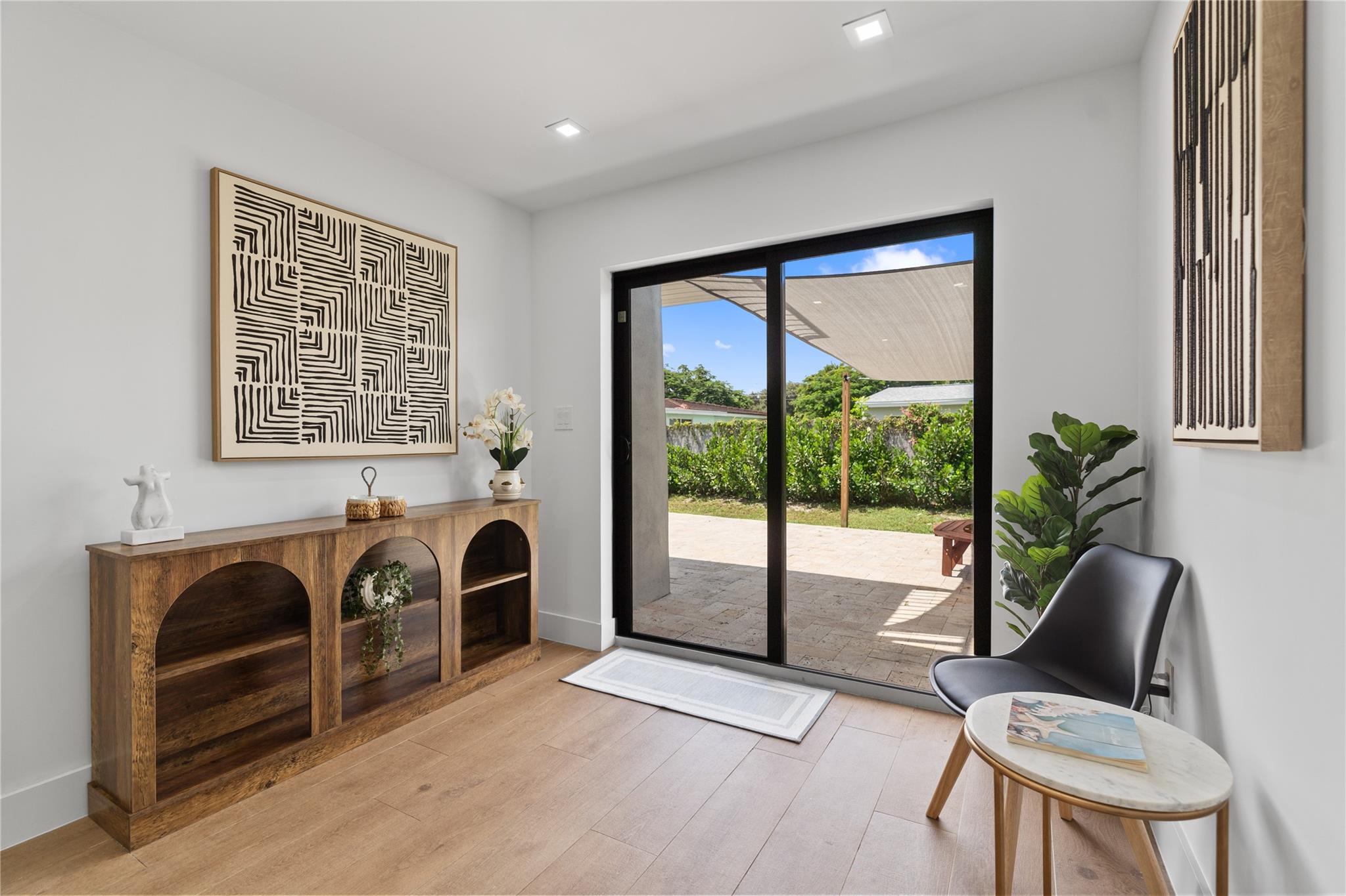 1561 SW 23rd Ave Fort Lauderdale, FL 33312