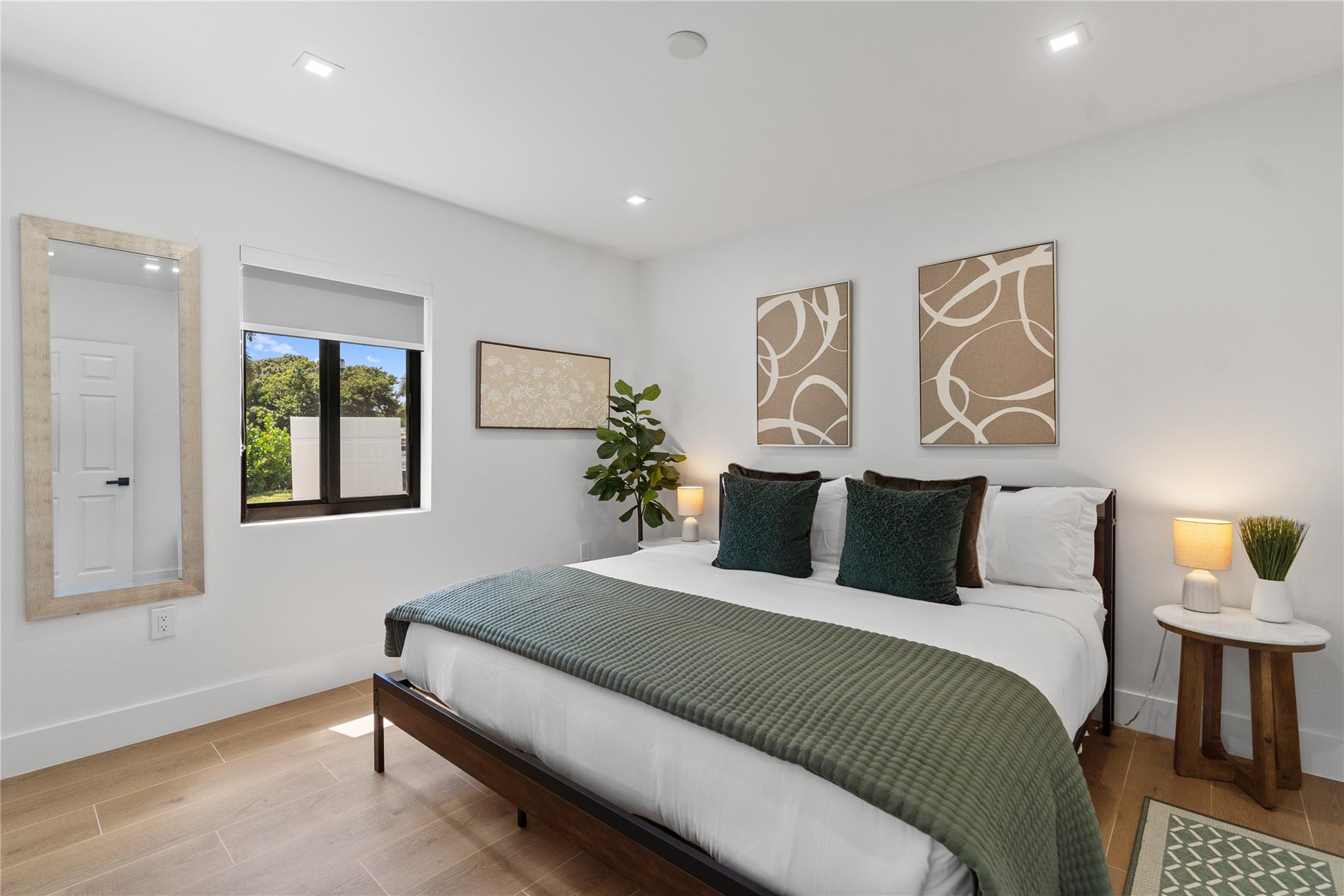 1561 SW 23rd Ave Fort Lauderdale, FL 33312