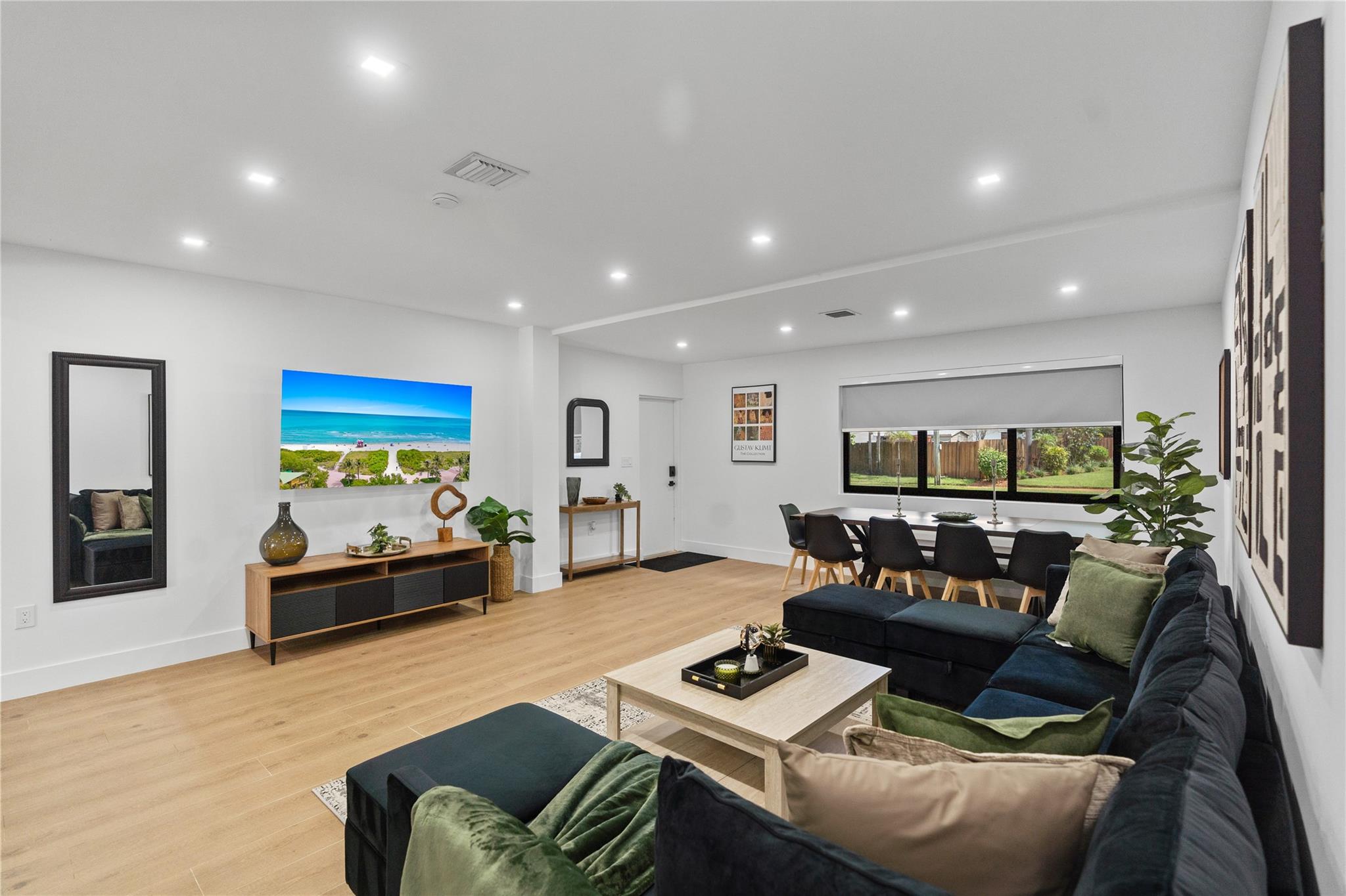 1561 SW 23rd Ave Fort Lauderdale, FL 33312