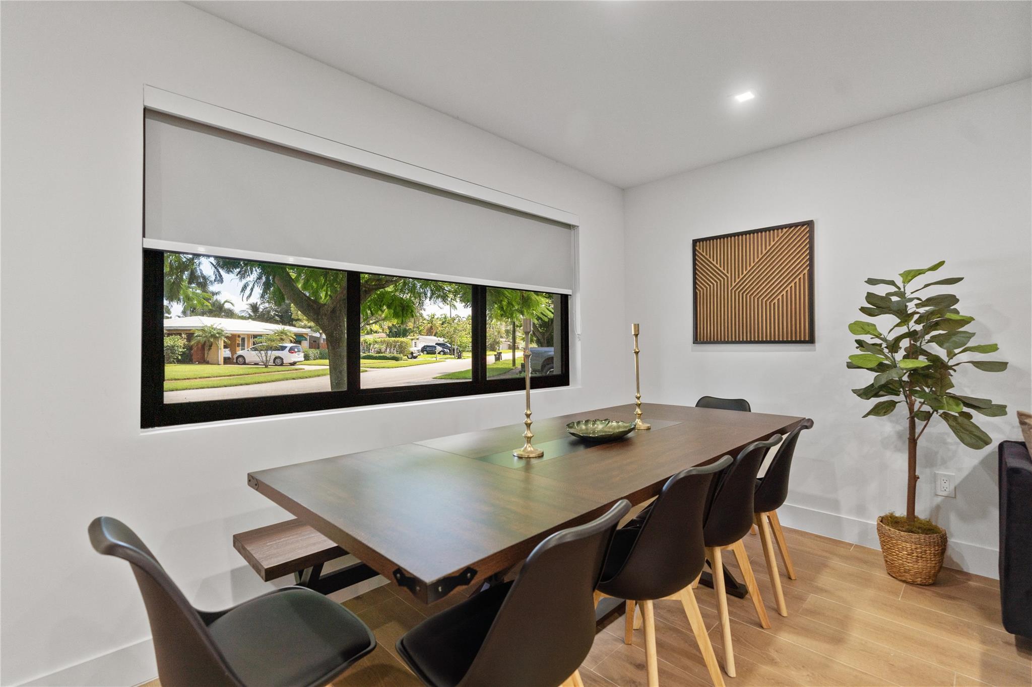 1561 SW 23rd Ave Fort Lauderdale, FL 33312