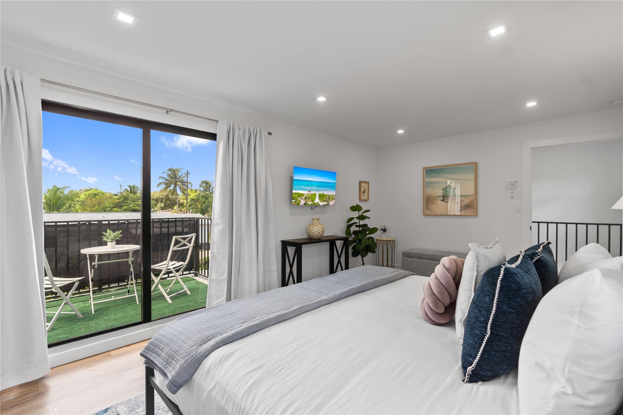 1561 SW 23rd Ave Fort Lauderdale, FL 33312