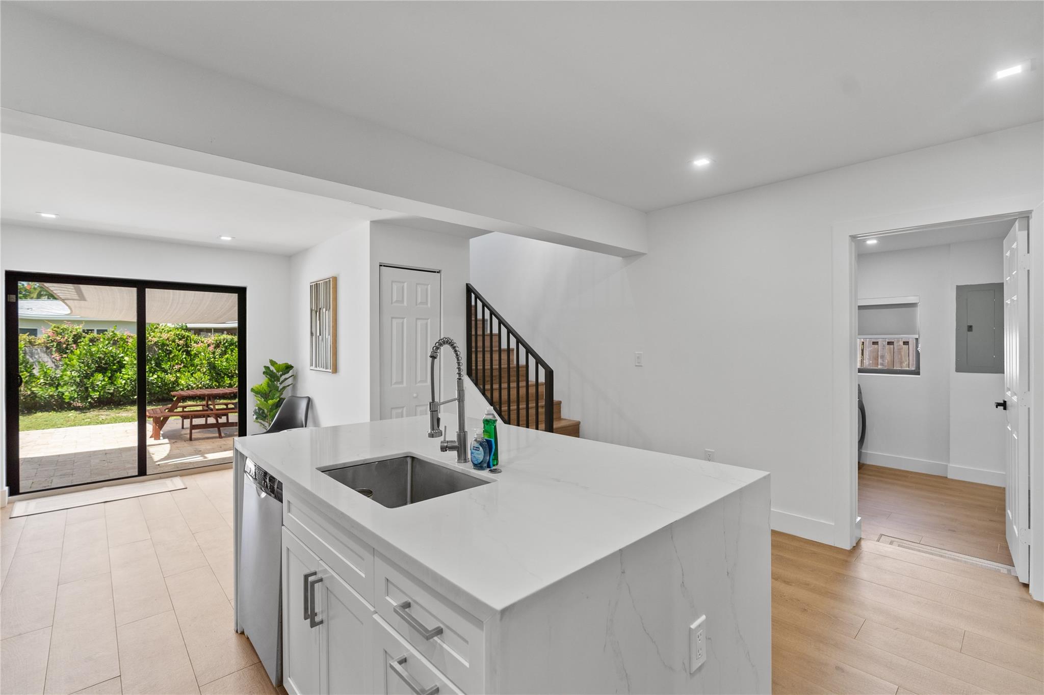 1561 SW 23rd Ave Fort Lauderdale, FL 33312