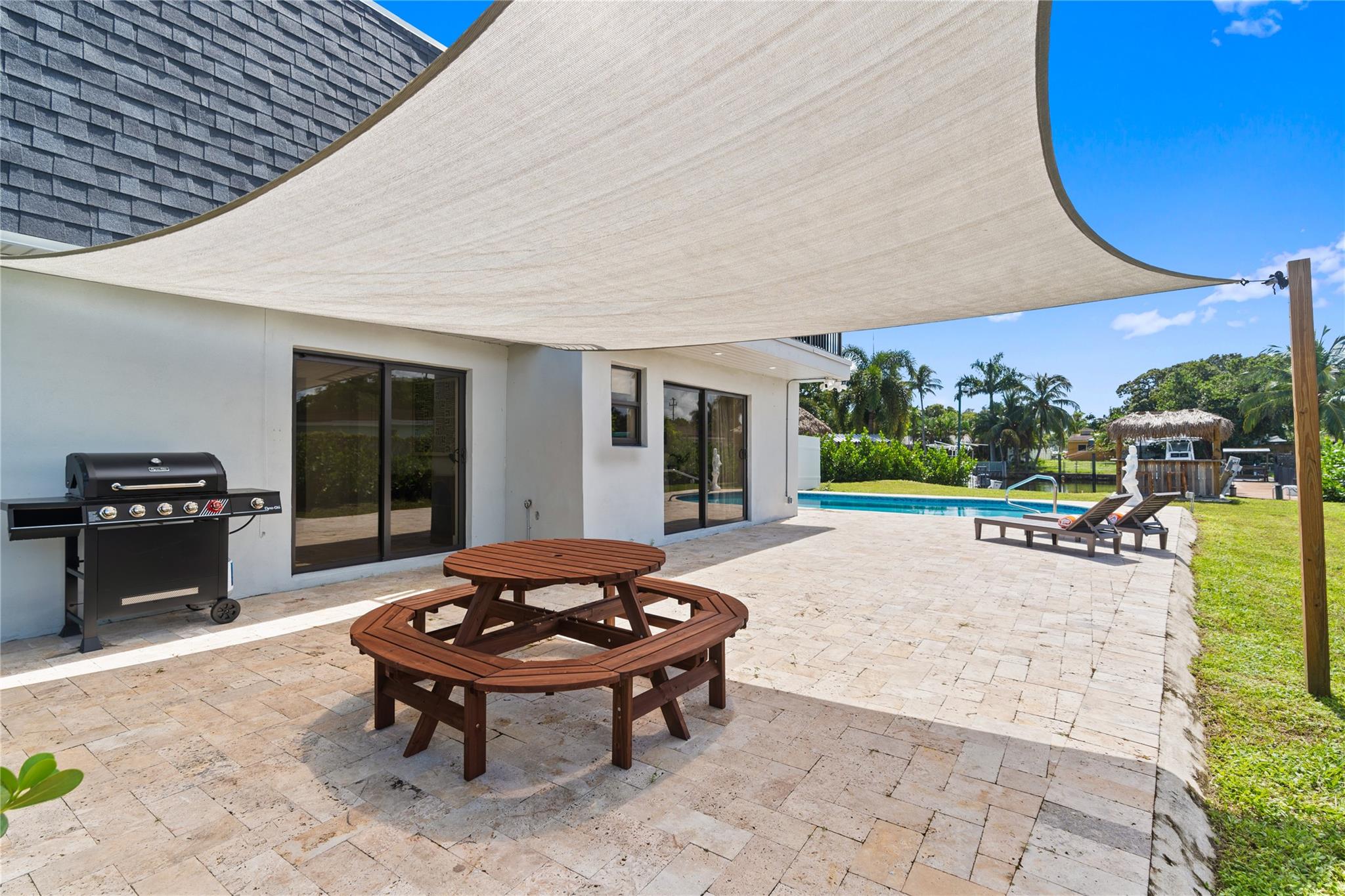 1561 SW 23rd Ave Fort Lauderdale, FL 33312