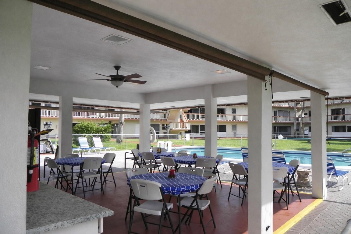 5300 Washington #107D Hollywood, FL 33021