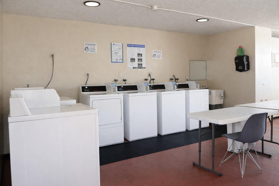 5300 Washington #107D Hollywood, FL 33021