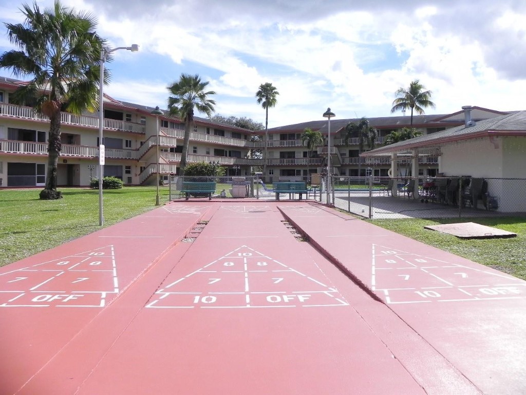 5300 Washington #107D Hollywood, FL 33021