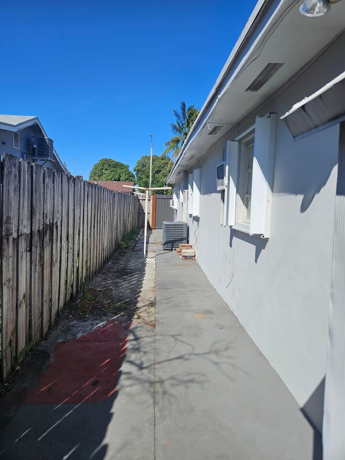 3500 NW 12th Miami, FL 33125