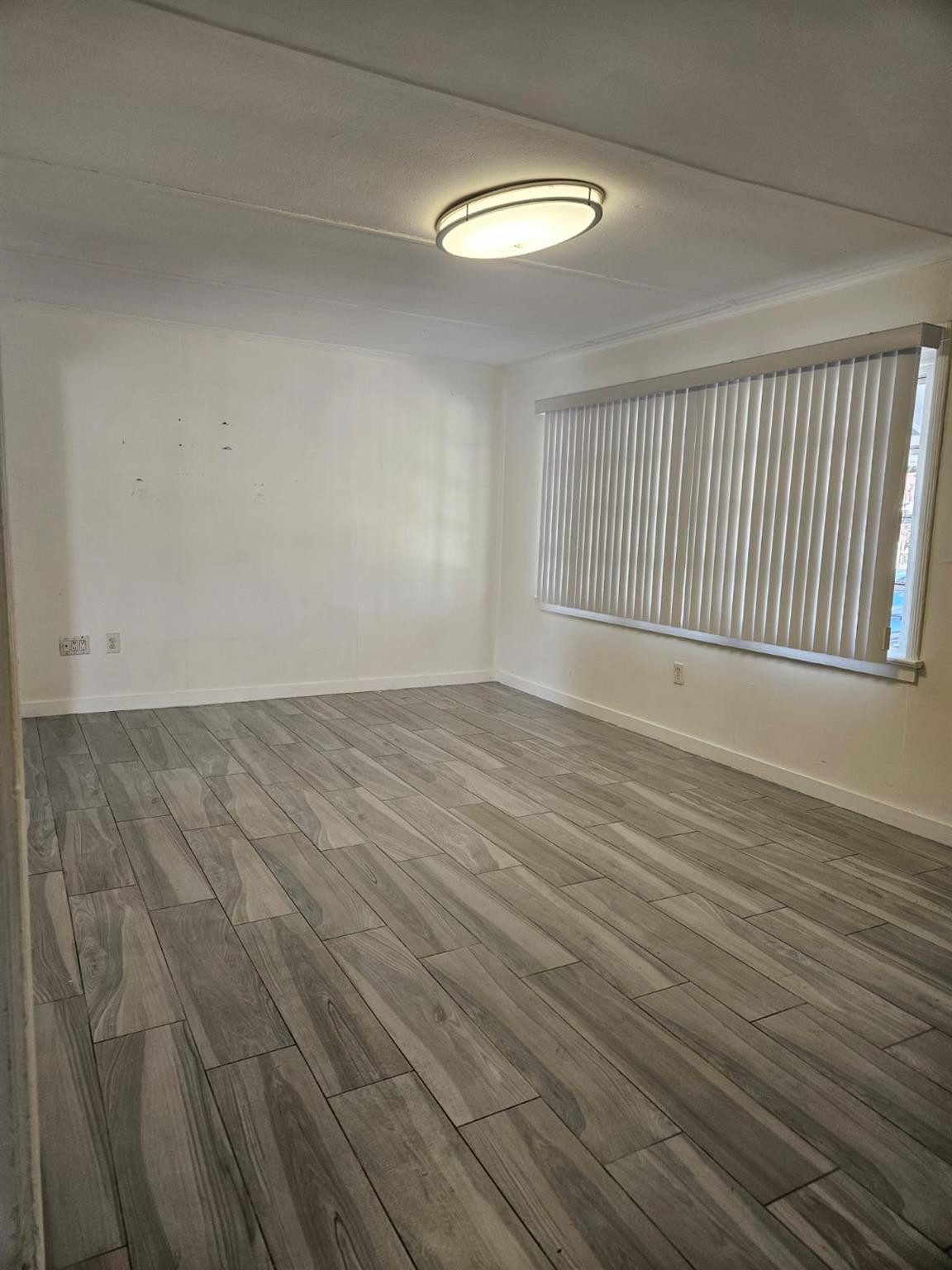 3500 NW 12th Miami, FL 33125