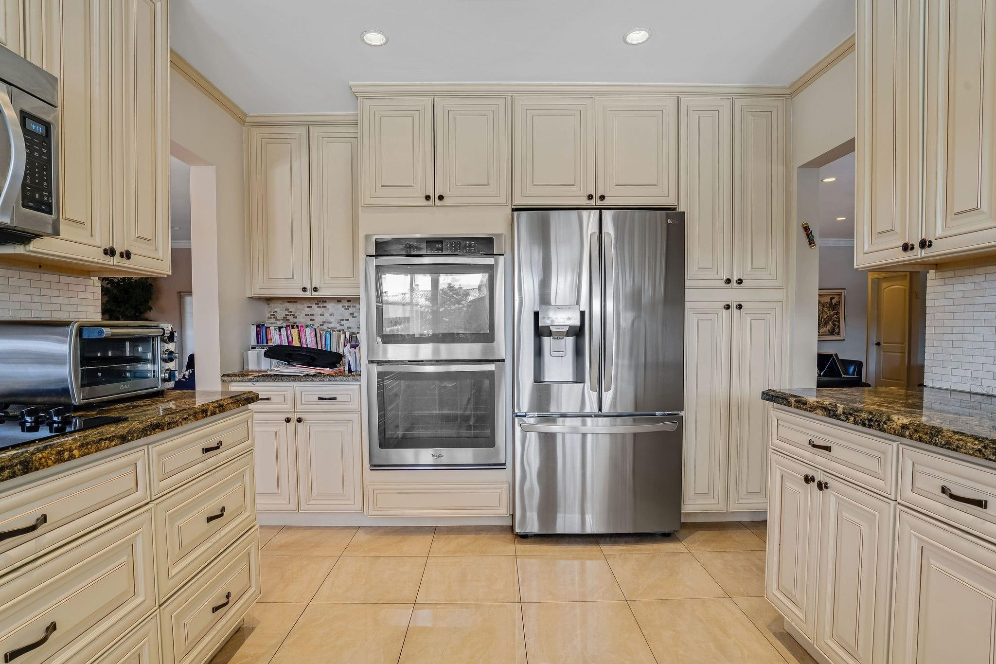 4000 N 36th Hollywood, FL 33021