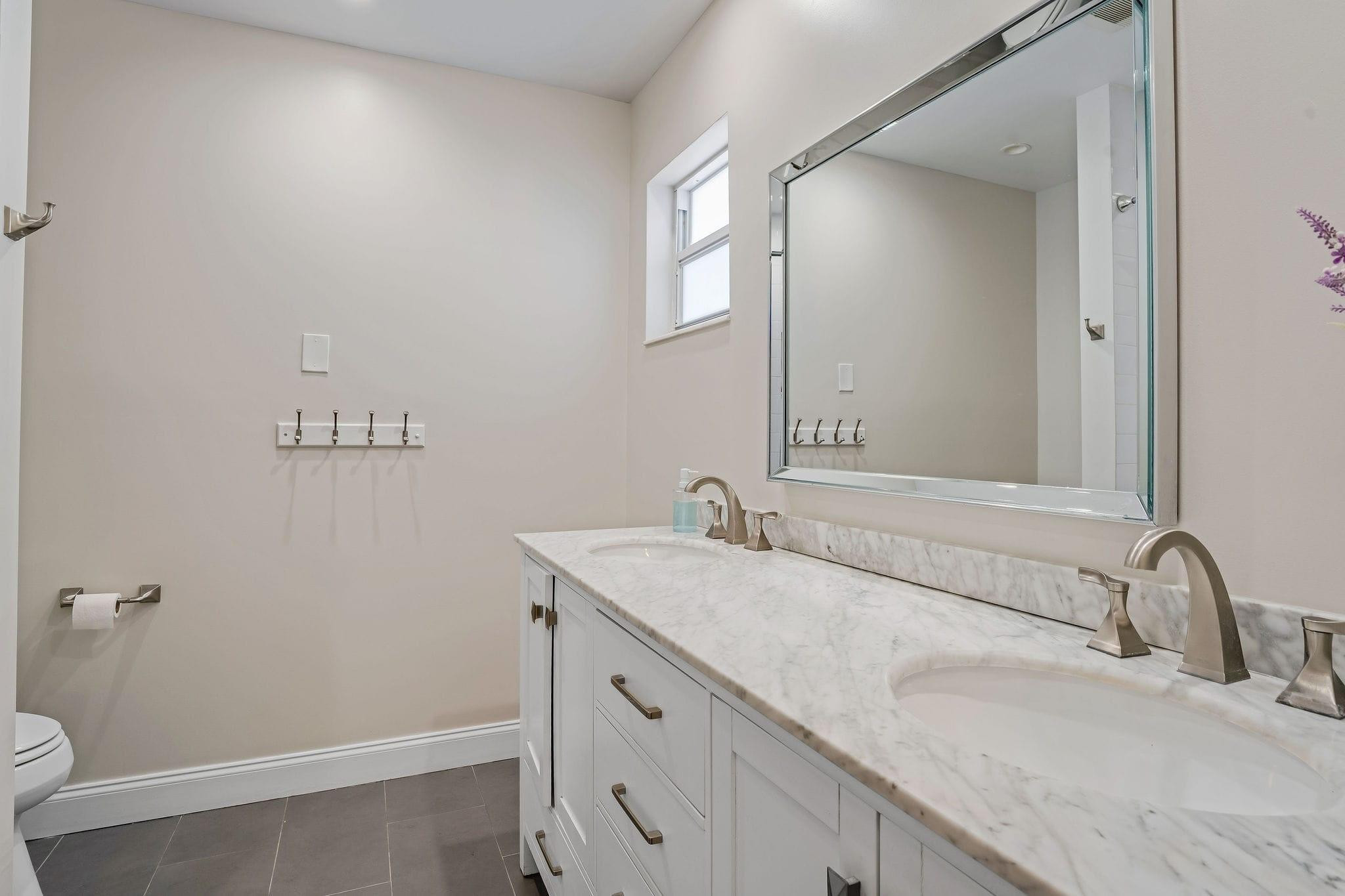 4000 N 36th Hollywood, FL 33021