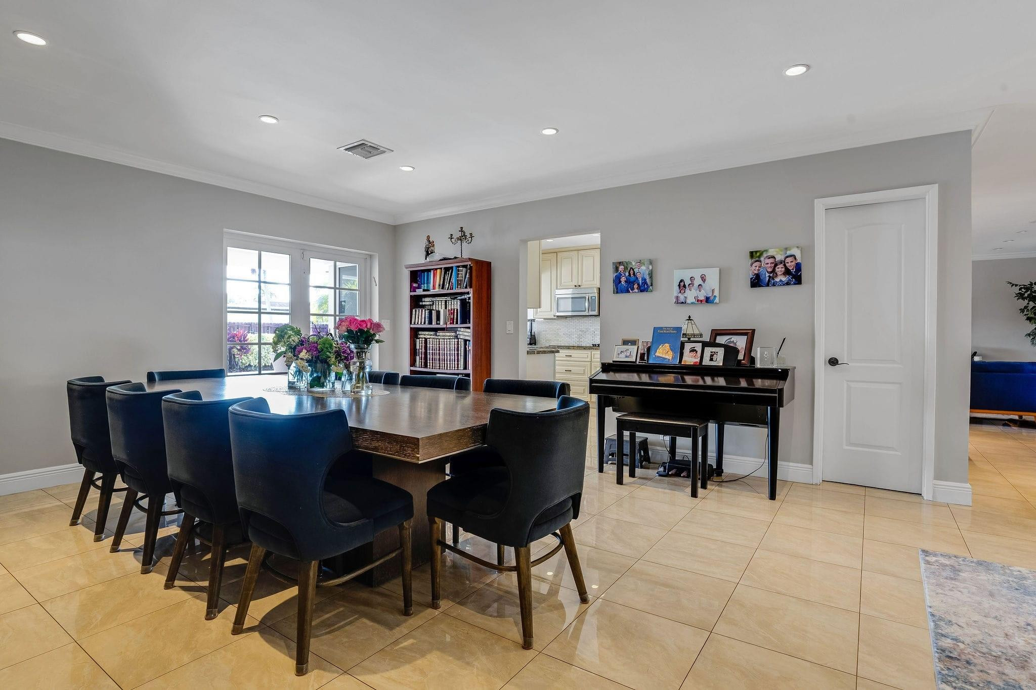 4000 N 36th Hollywood, FL 33021