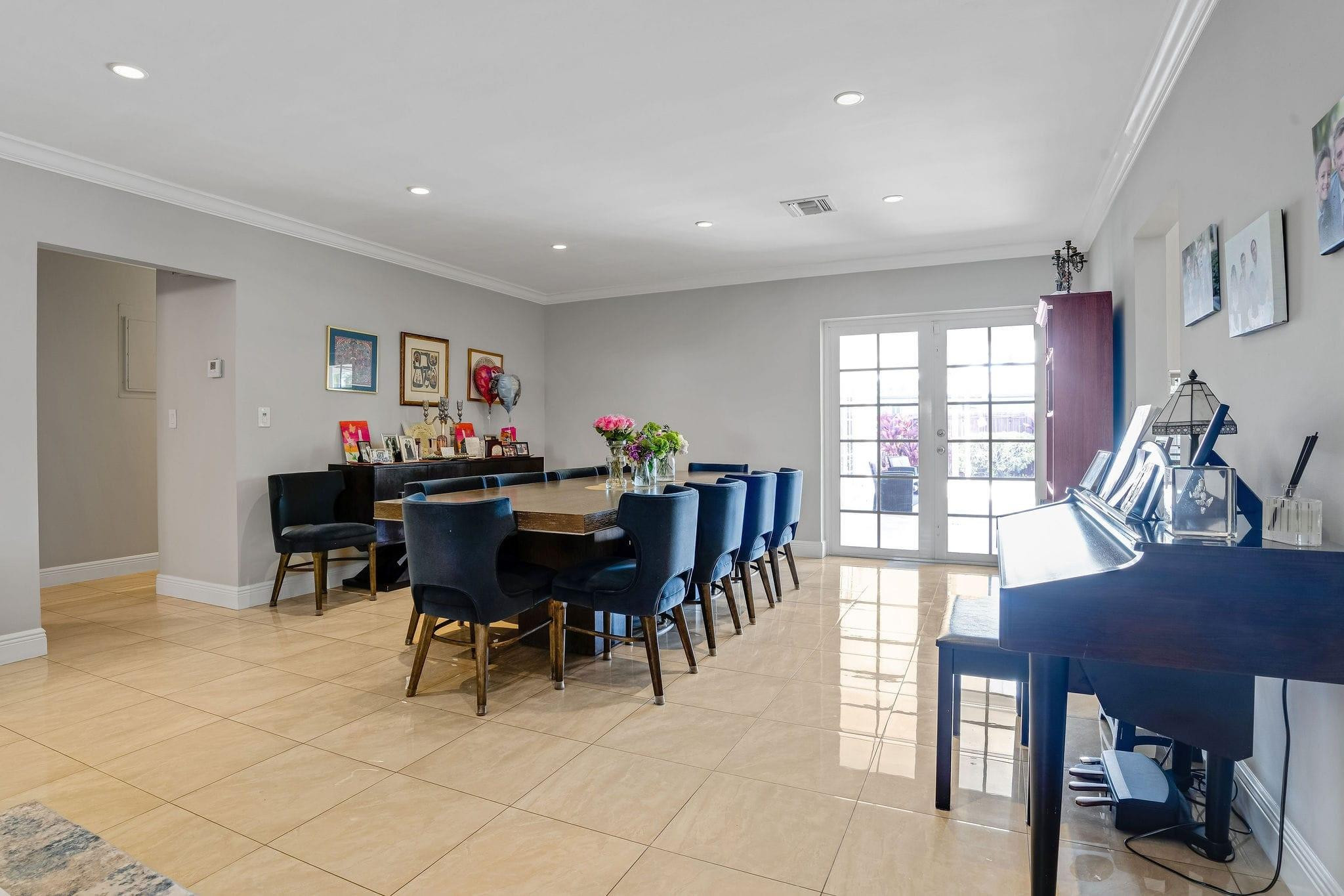 4000 N 36th Hollywood, FL 33021