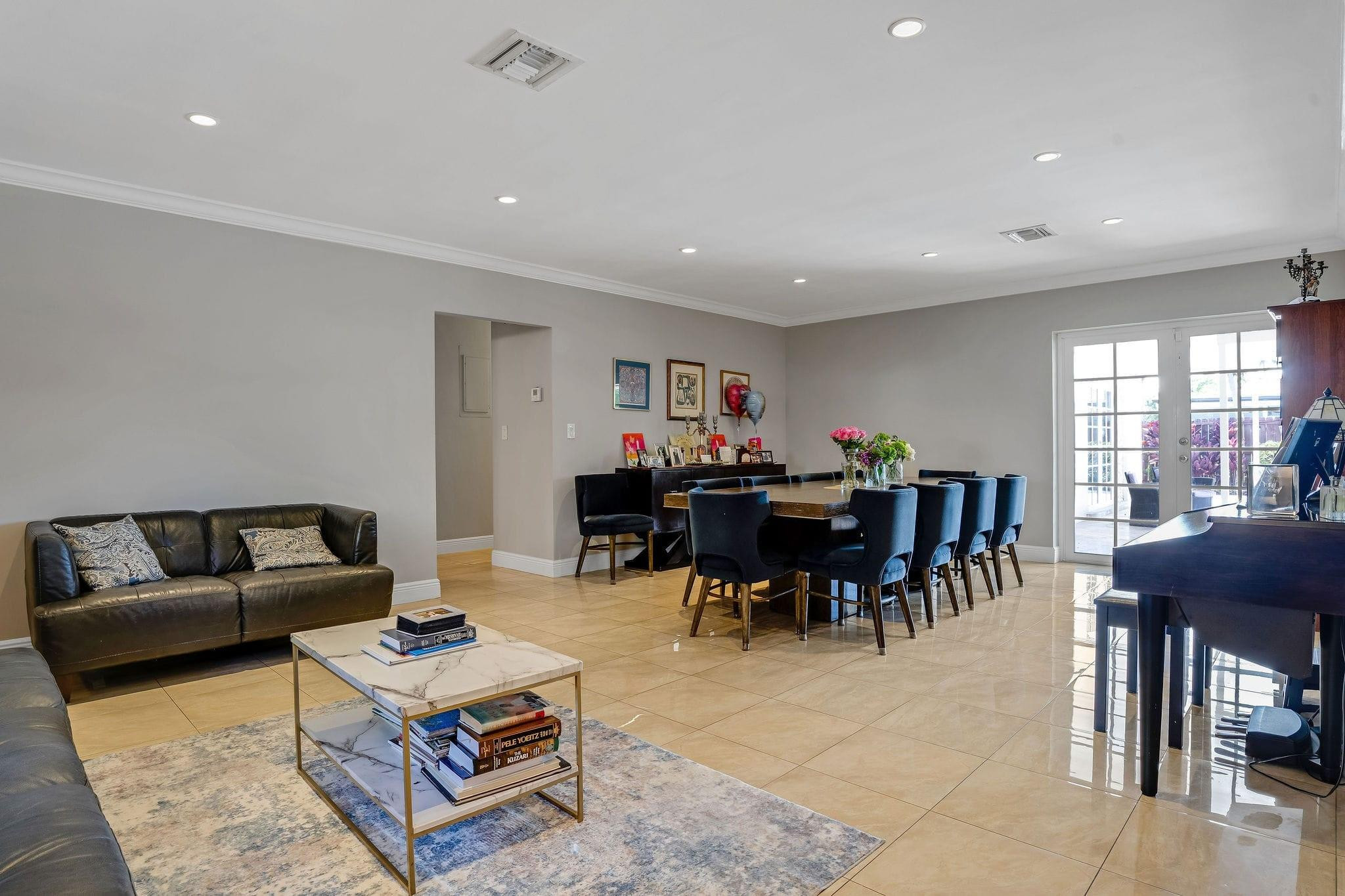 4000 N 36th Hollywood, FL 33021