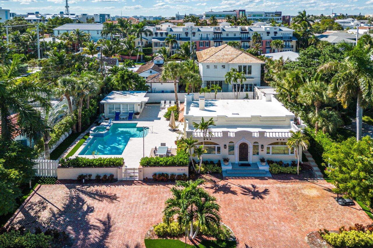 60 Palm Square