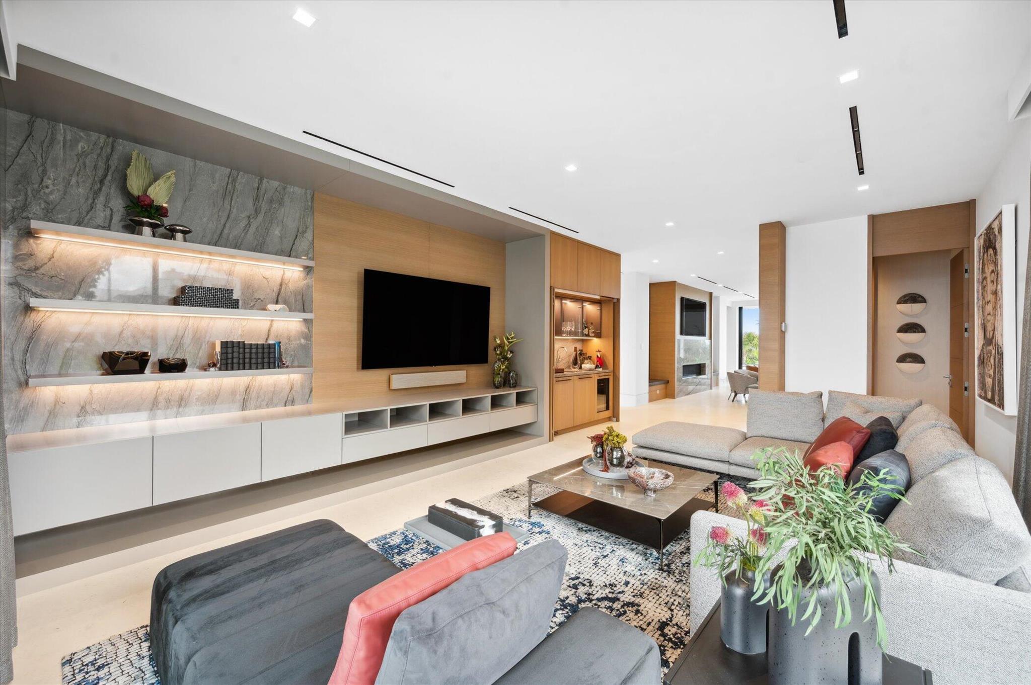 999 Hillsboro Mile Hillsboro Beach, FL 33062