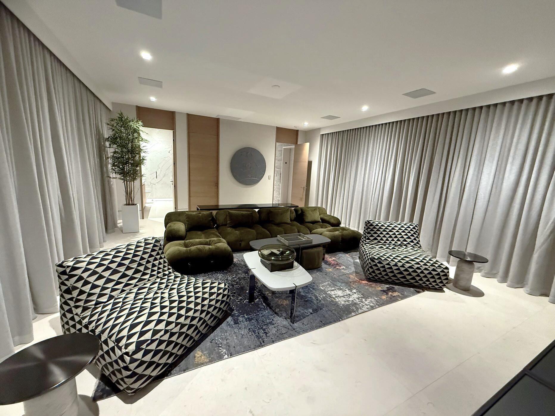 999 Hillsboro Mile Hillsboro Beach, FL 33062