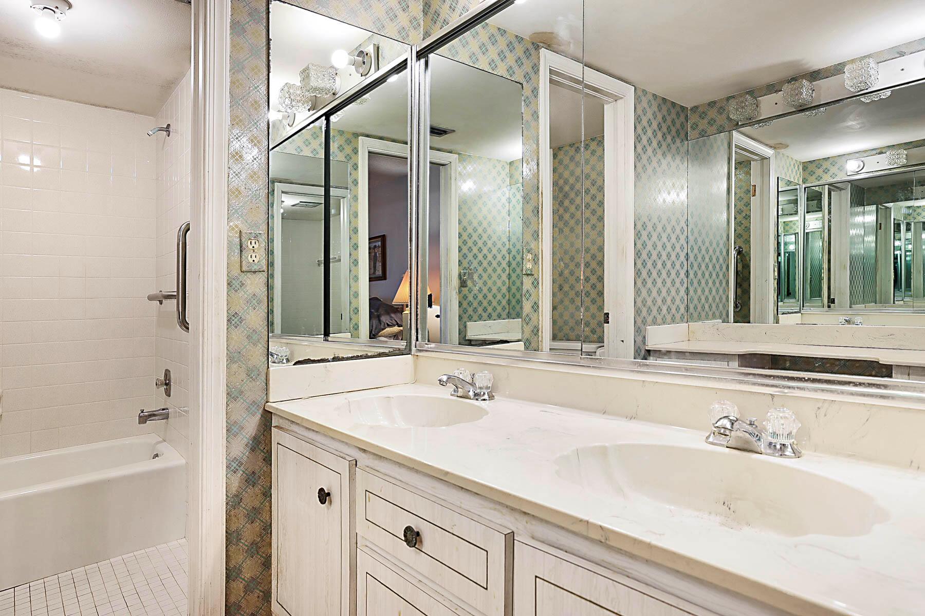 300 Intracoastal Pl #203 Tequesta, FL 33469