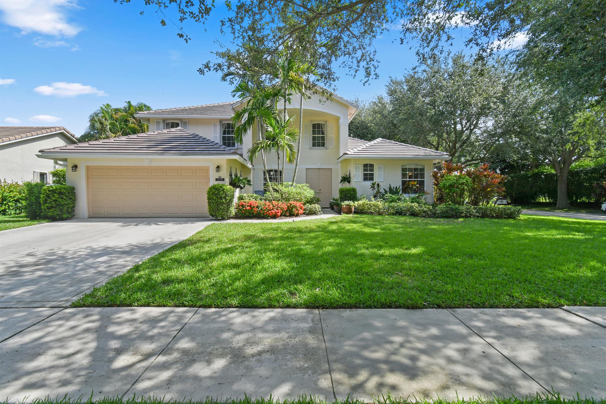 1175 Egret Cir