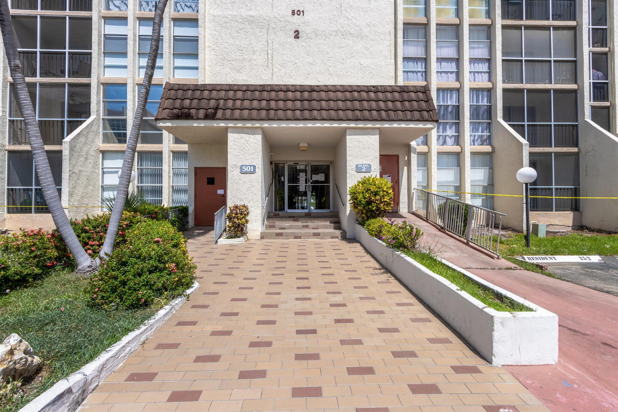 501 Three Iss Blvd #309