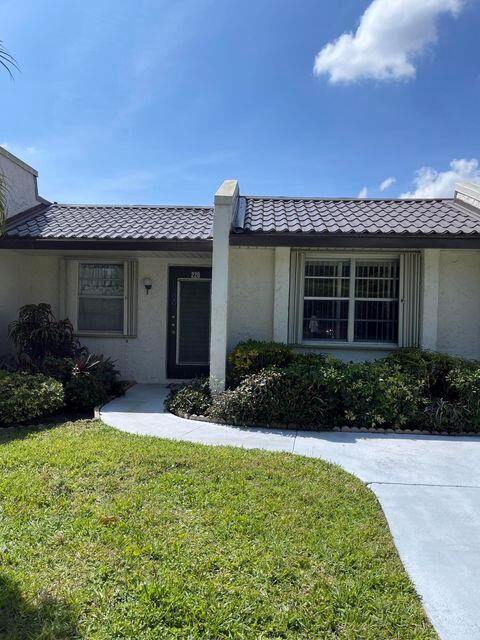 220 Lake Constance Dr