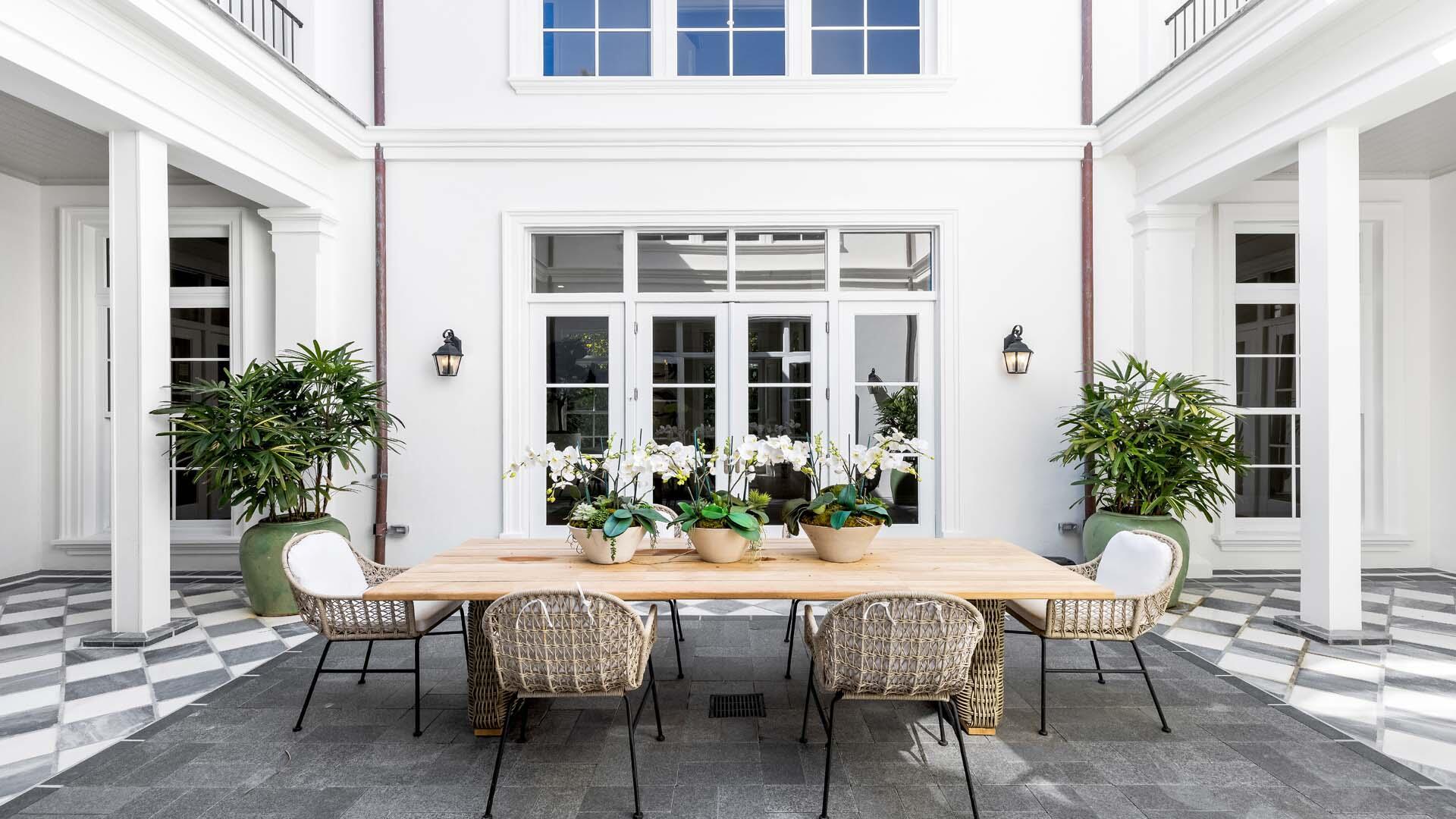 2315 S Ocean Blvd Palm Beach, FL 33480 2315 S Ocean Blvd Palm Beach, FL 33480