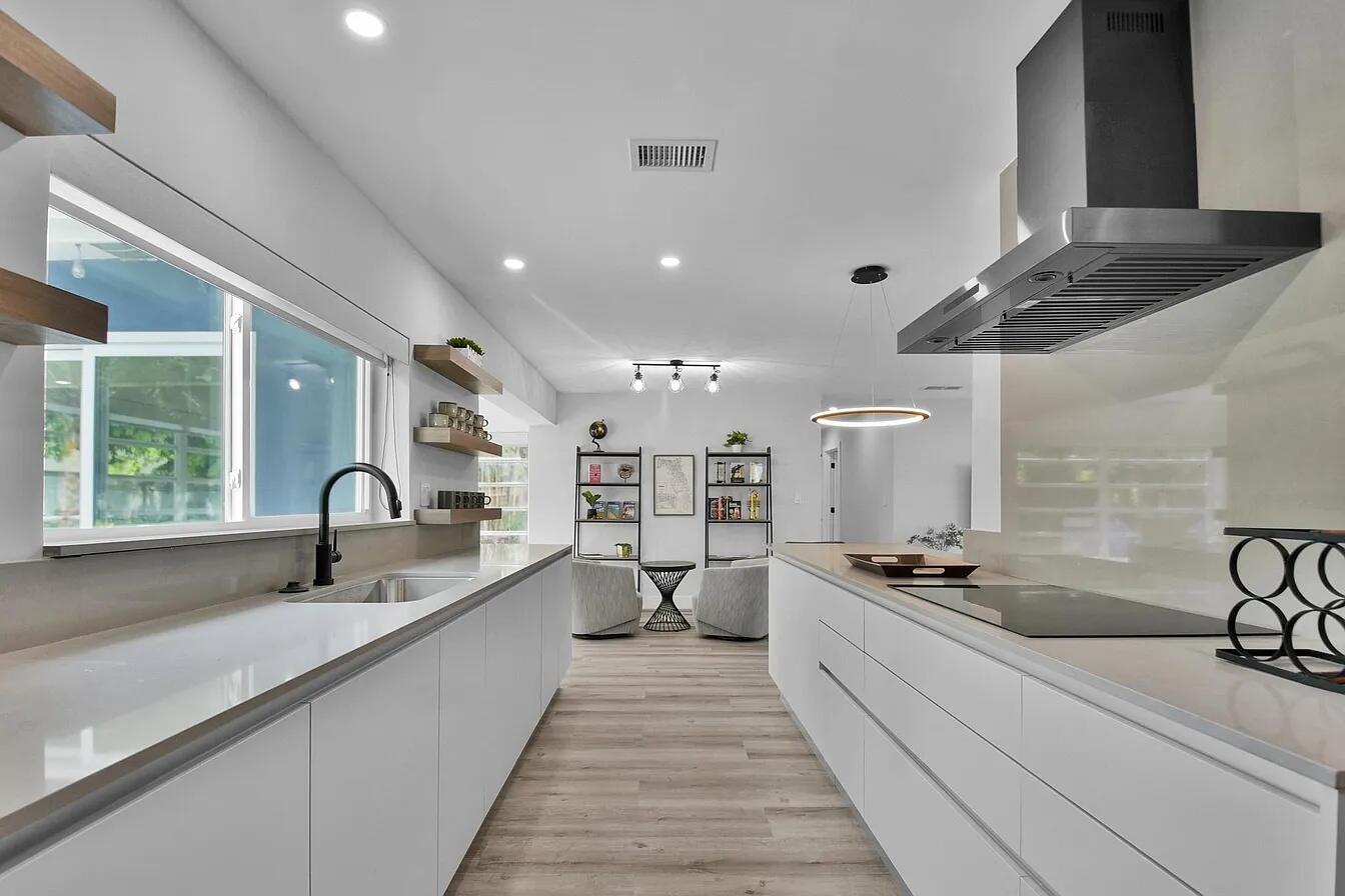 803 Bluebird Dr