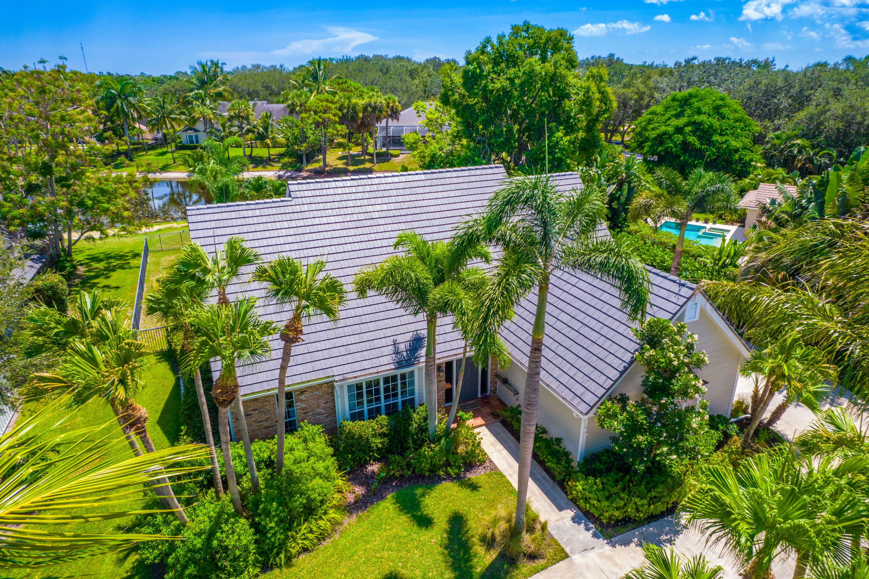 18360 SE Lakeside Tequesta, FL 33469