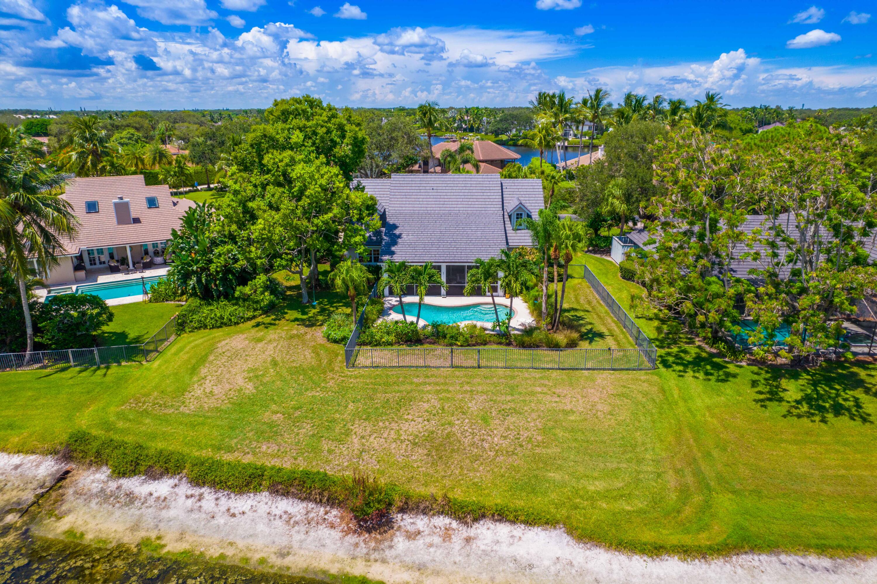 18360 SE Lakeside Tequesta, FL 33469