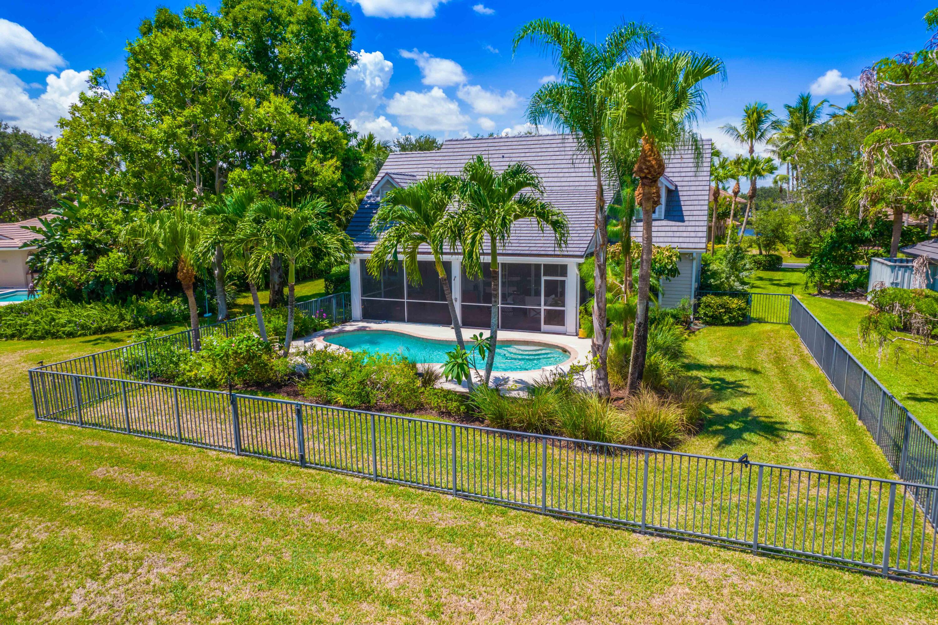 18360 SE Lakeside Tequesta, FL 33469