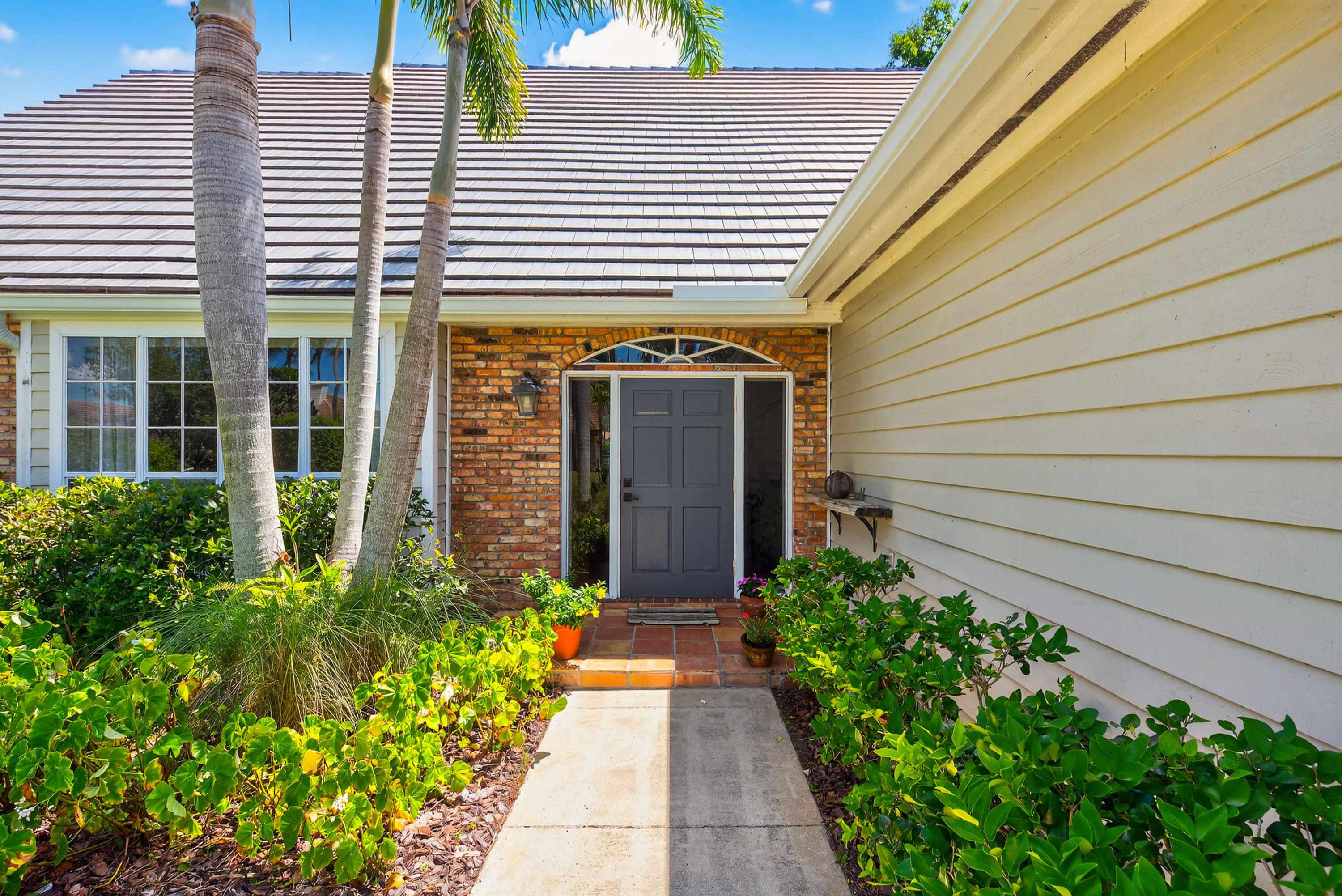 18360 SE Lakeside Tequesta, FL 33469
