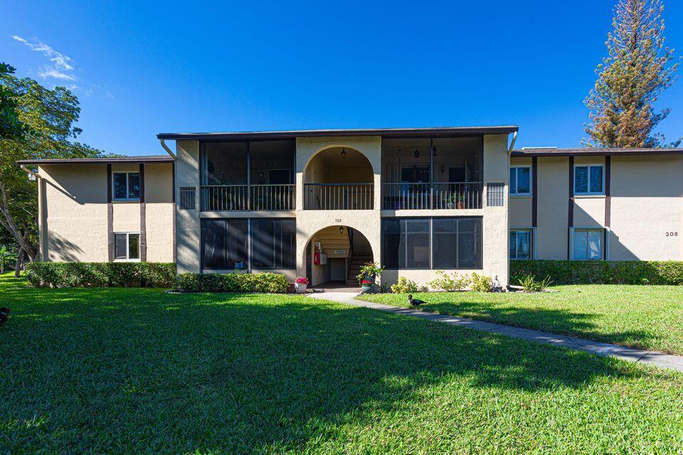 308 Pine Rdg Cir #D-2