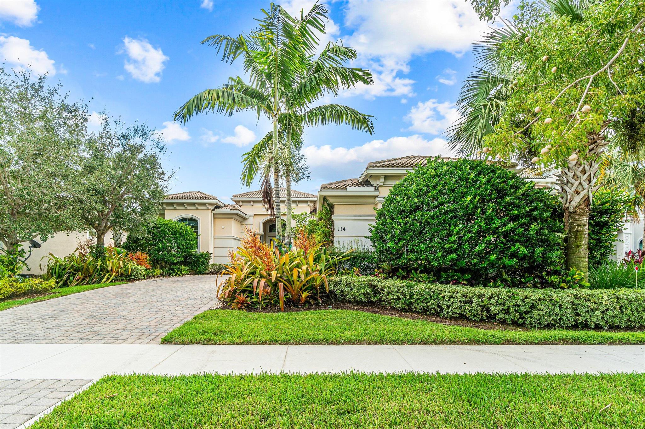 114 Carmela Ct Jupiter, FL 33478