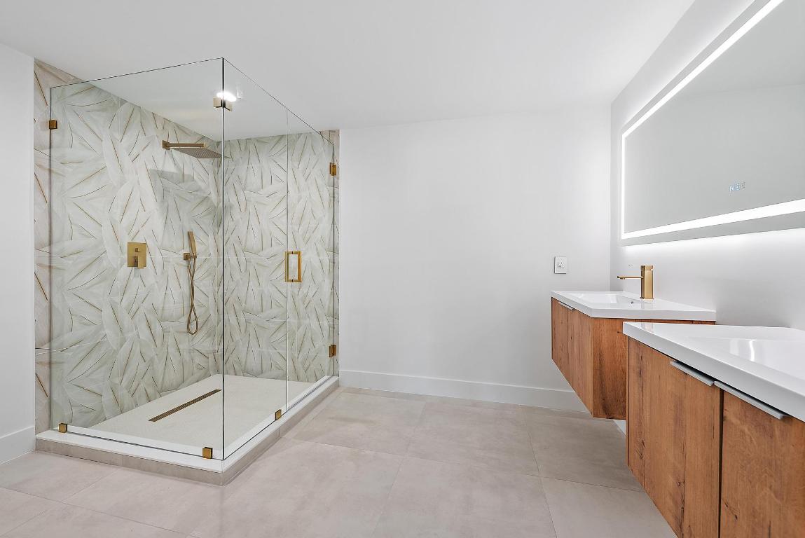 391 W Riverside Tequesta, FL 33469