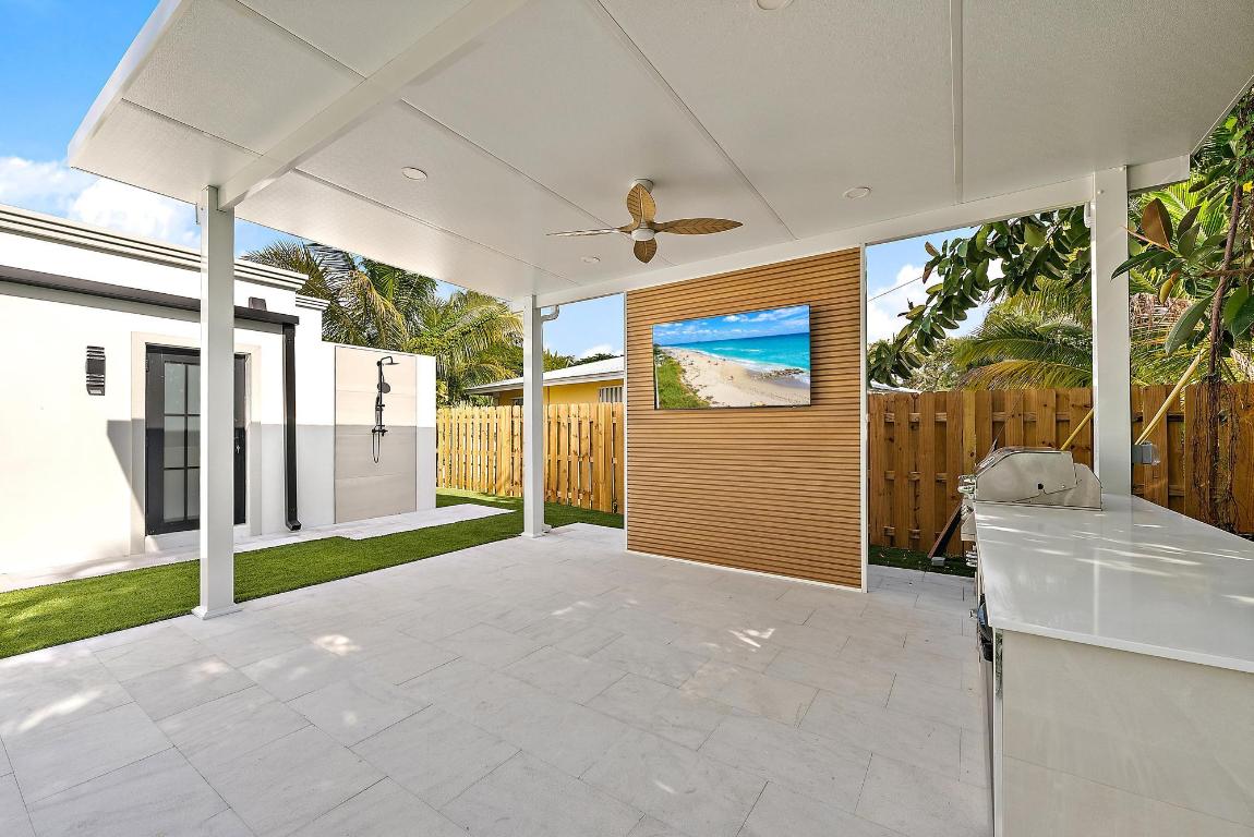 391 W Riverside Tequesta, FL 33469